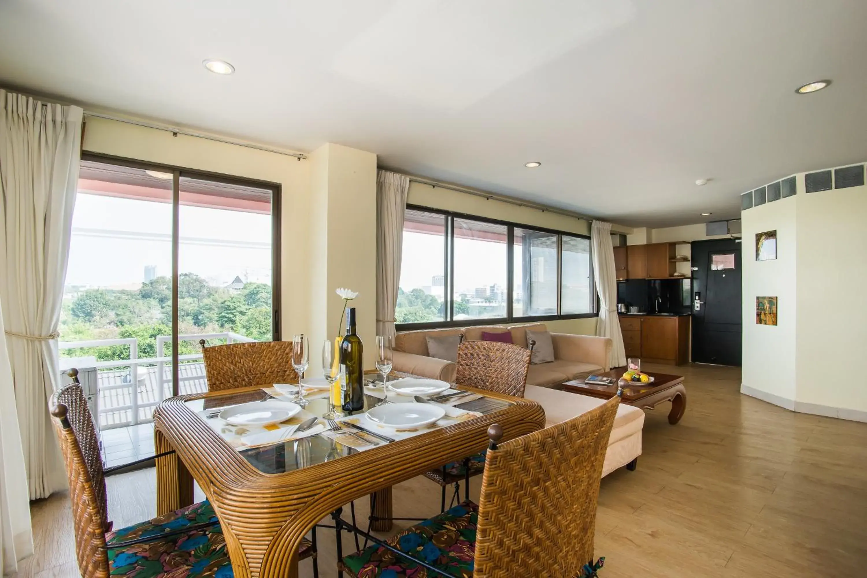 Dining Area in Bella Villa Metro