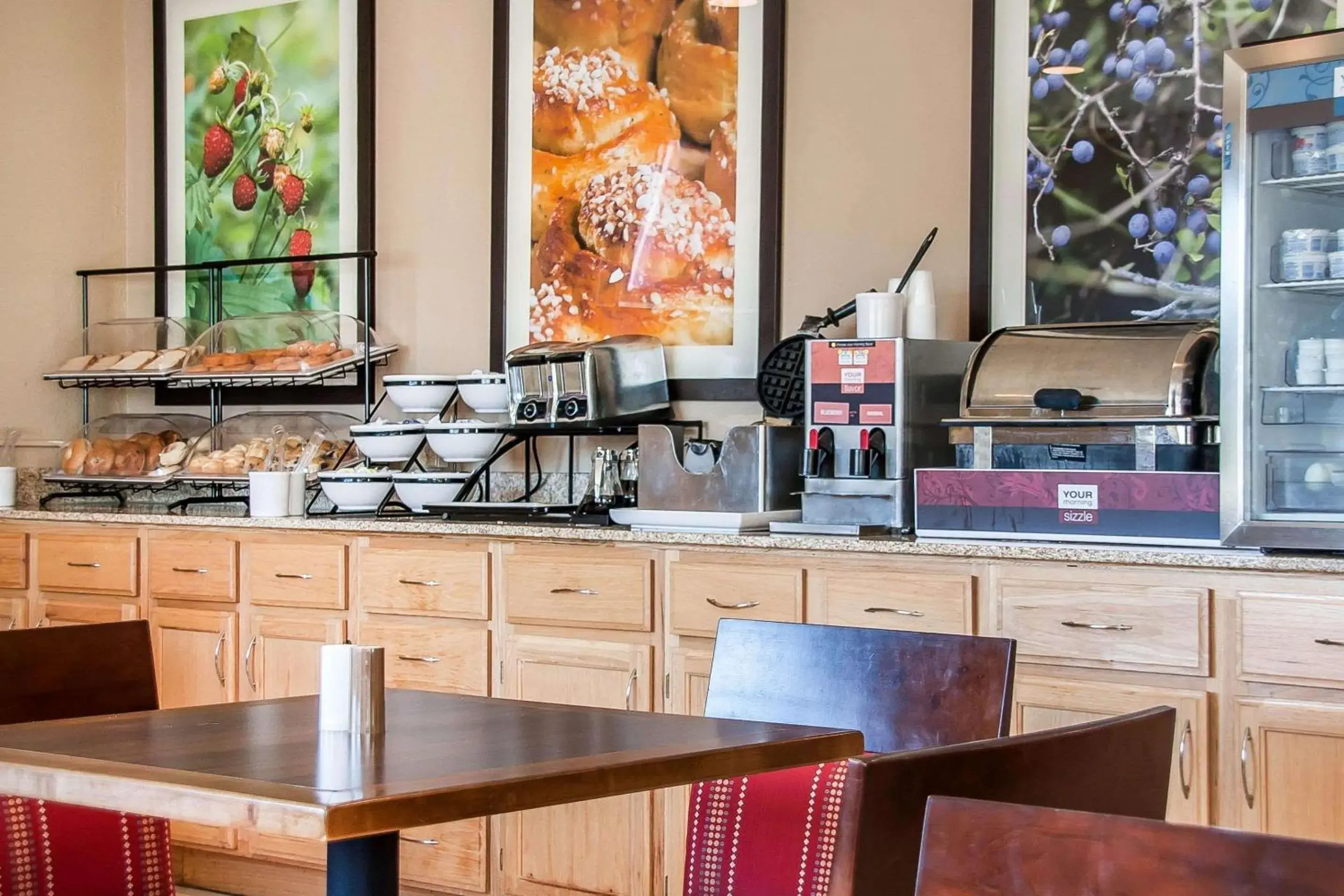 Restaurant/places to eat in Comfort Inn Restaurant/places to eat in Comfort Inn