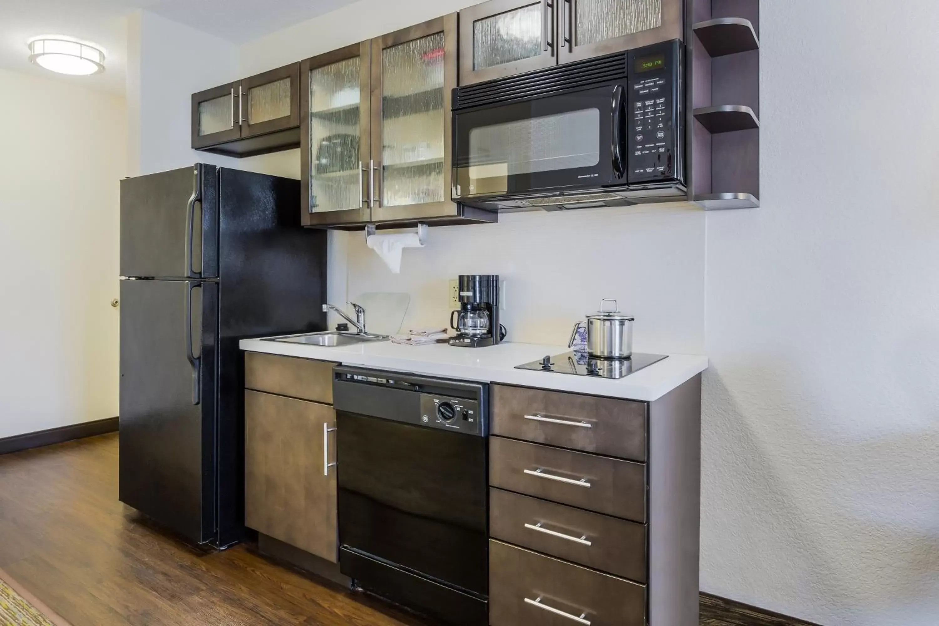 Photo of the whole room, Kitchen/Kitchenette in Candlewood Suites Virginia Beach Town Center, an IHG Hotel