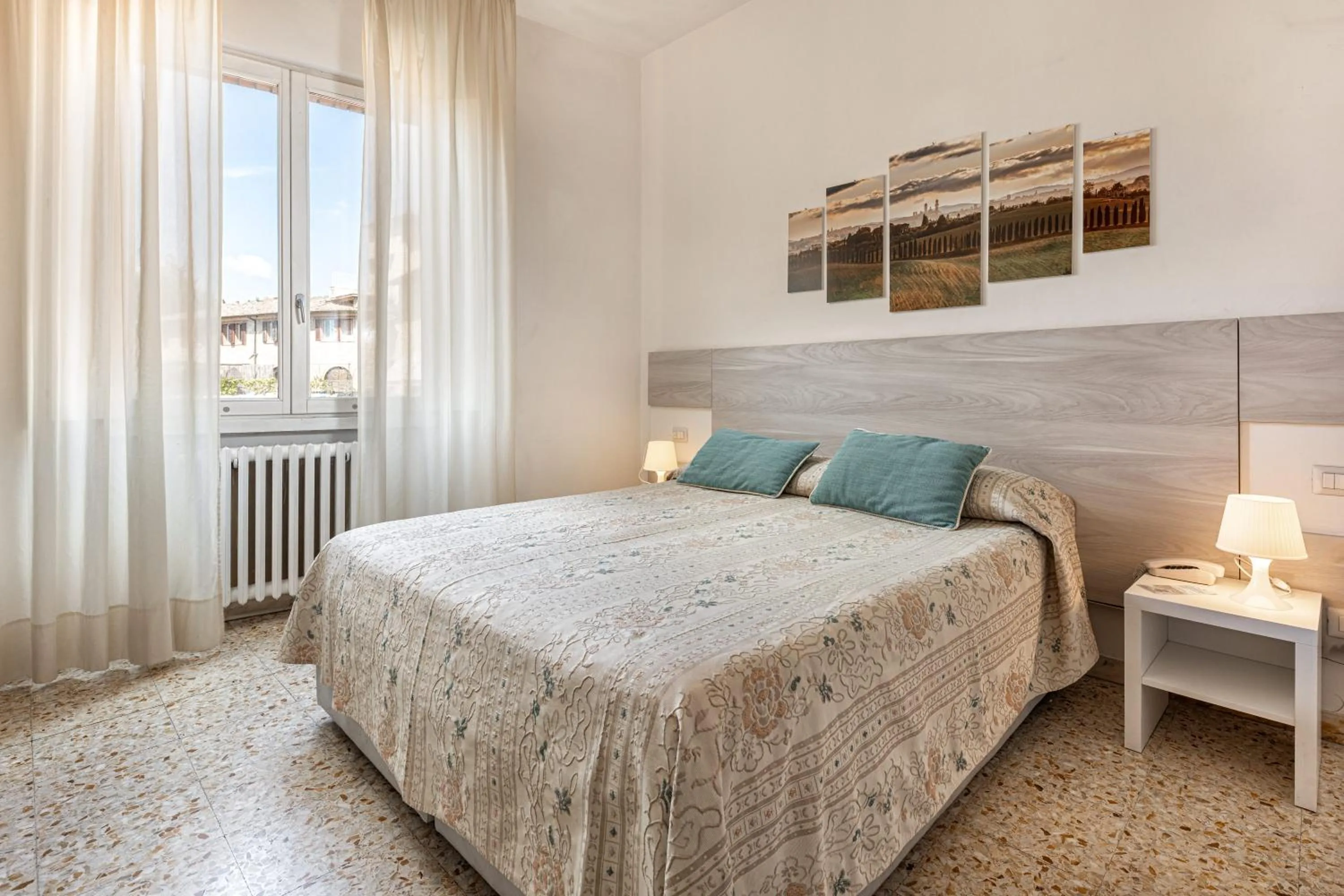 Economy Double Room in Hotel Minerva