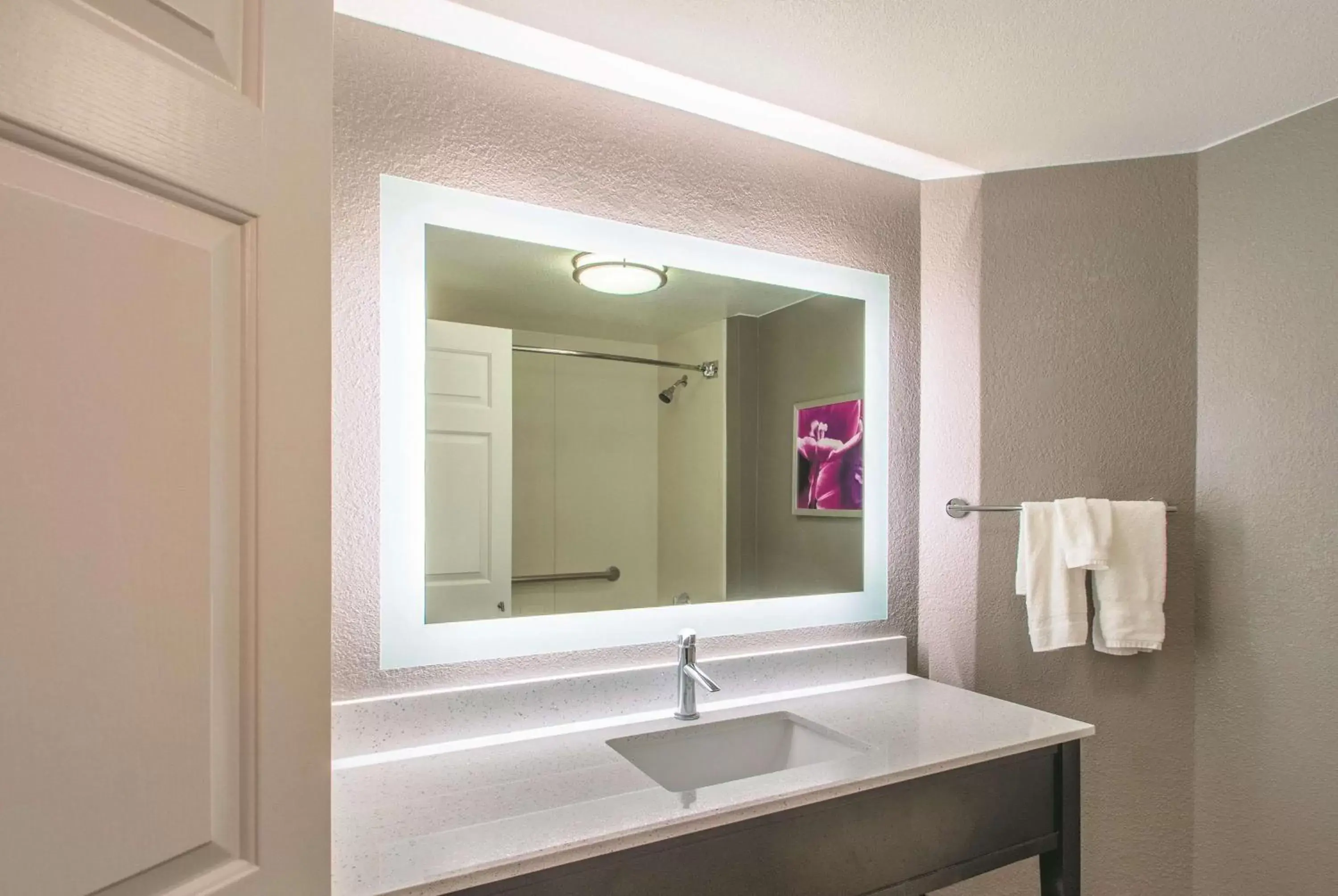 Photo of the whole room, Bathroom in La Quinta by Wyndham Orem University Pwy Provo