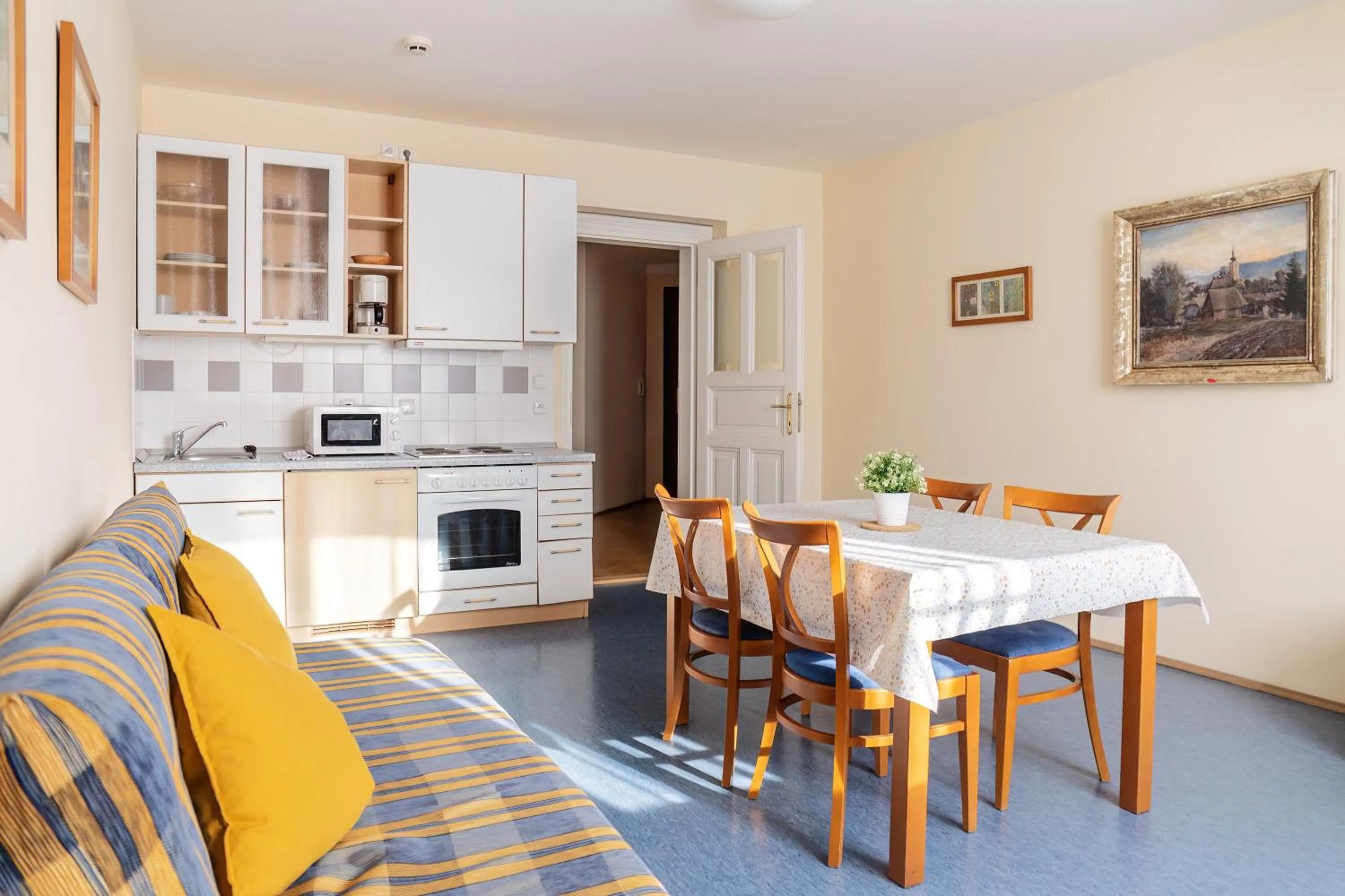 Seating area in Sibelius Apartments