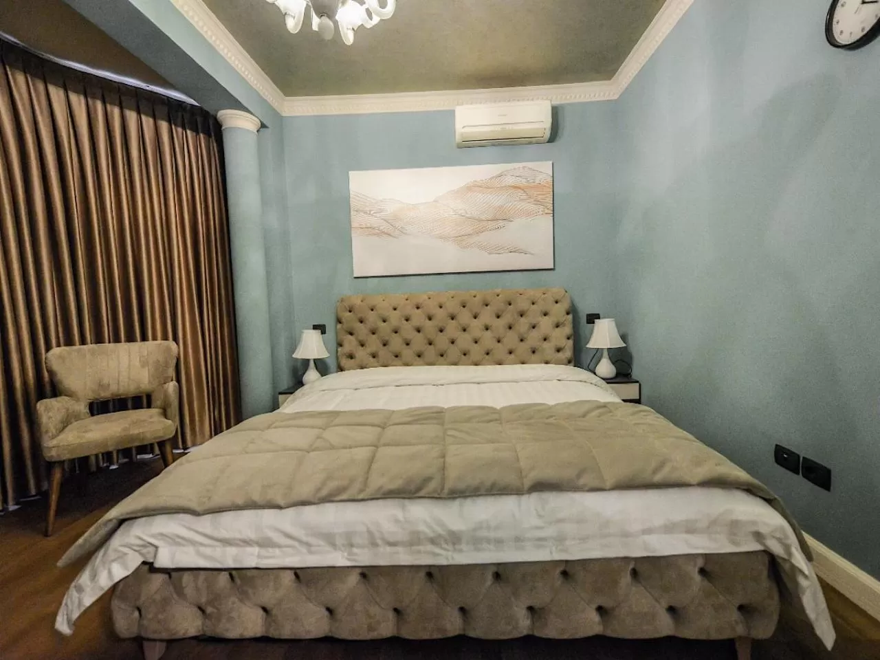 Photo of the whole room in Hotel Vila Tirana