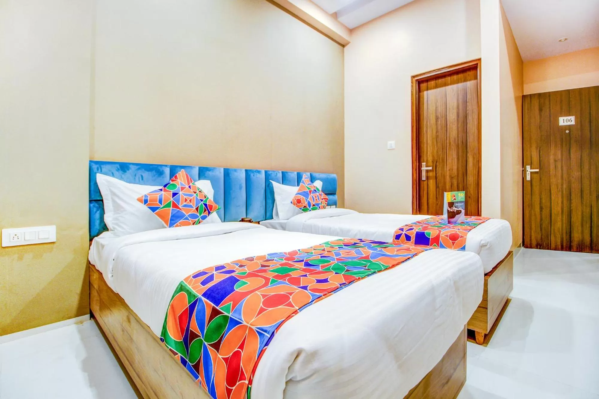 Bedroom, Bed in FabHotel 7th Crossing Malviya Nagar
