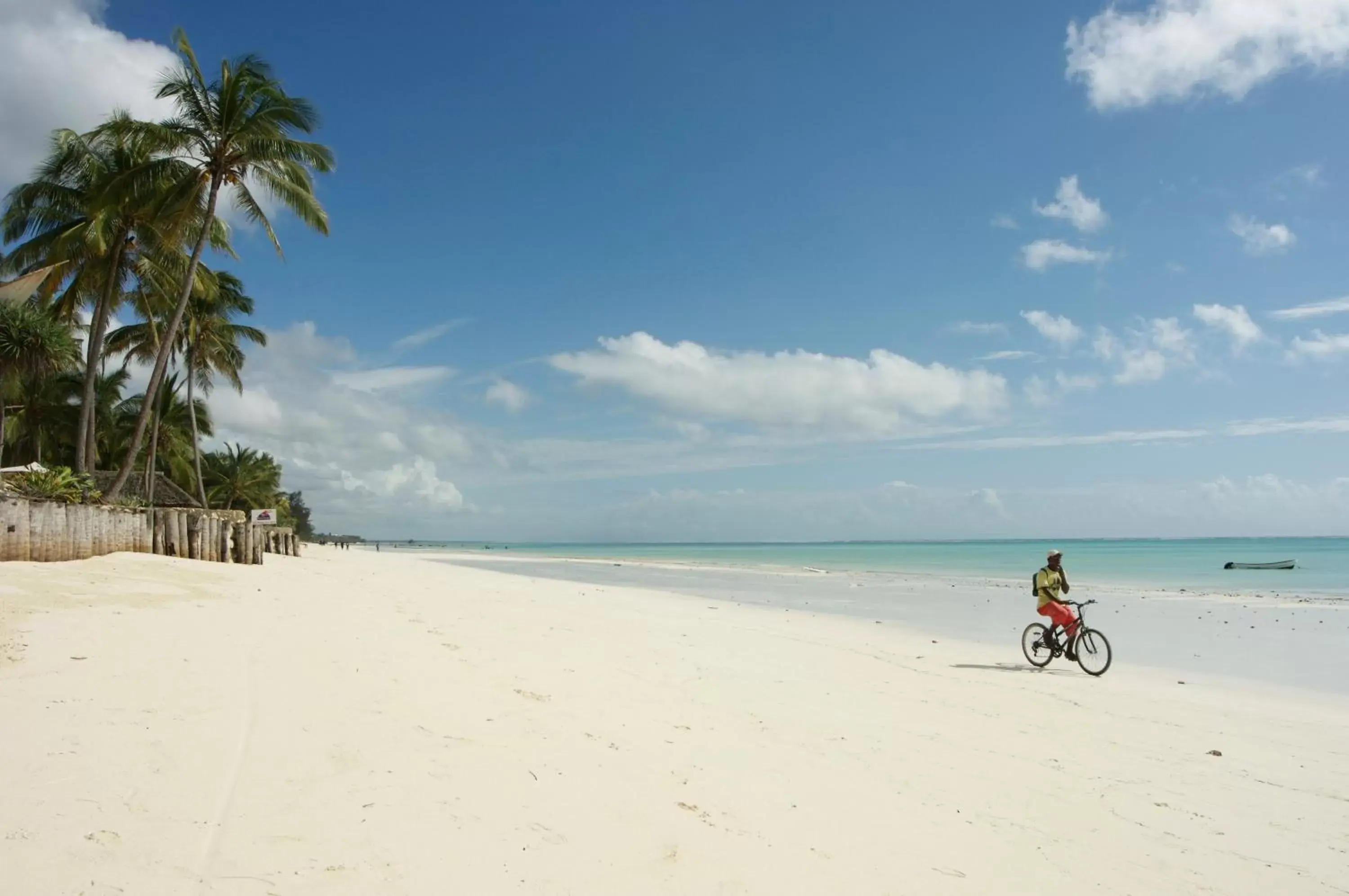 Beach in Sultan Sands Island Resort