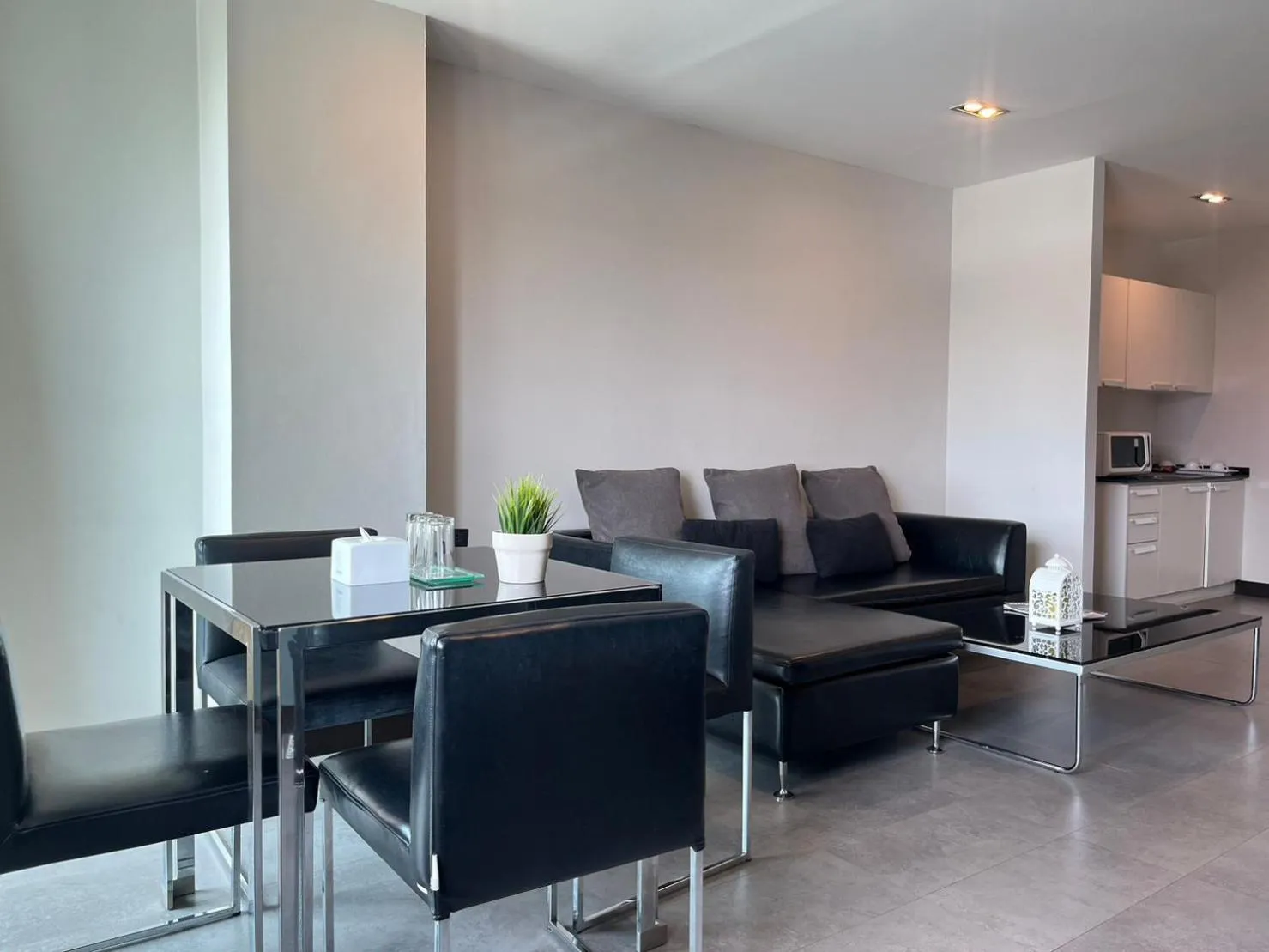 Kitchen or kitchenette, Seating Area in 14 Living