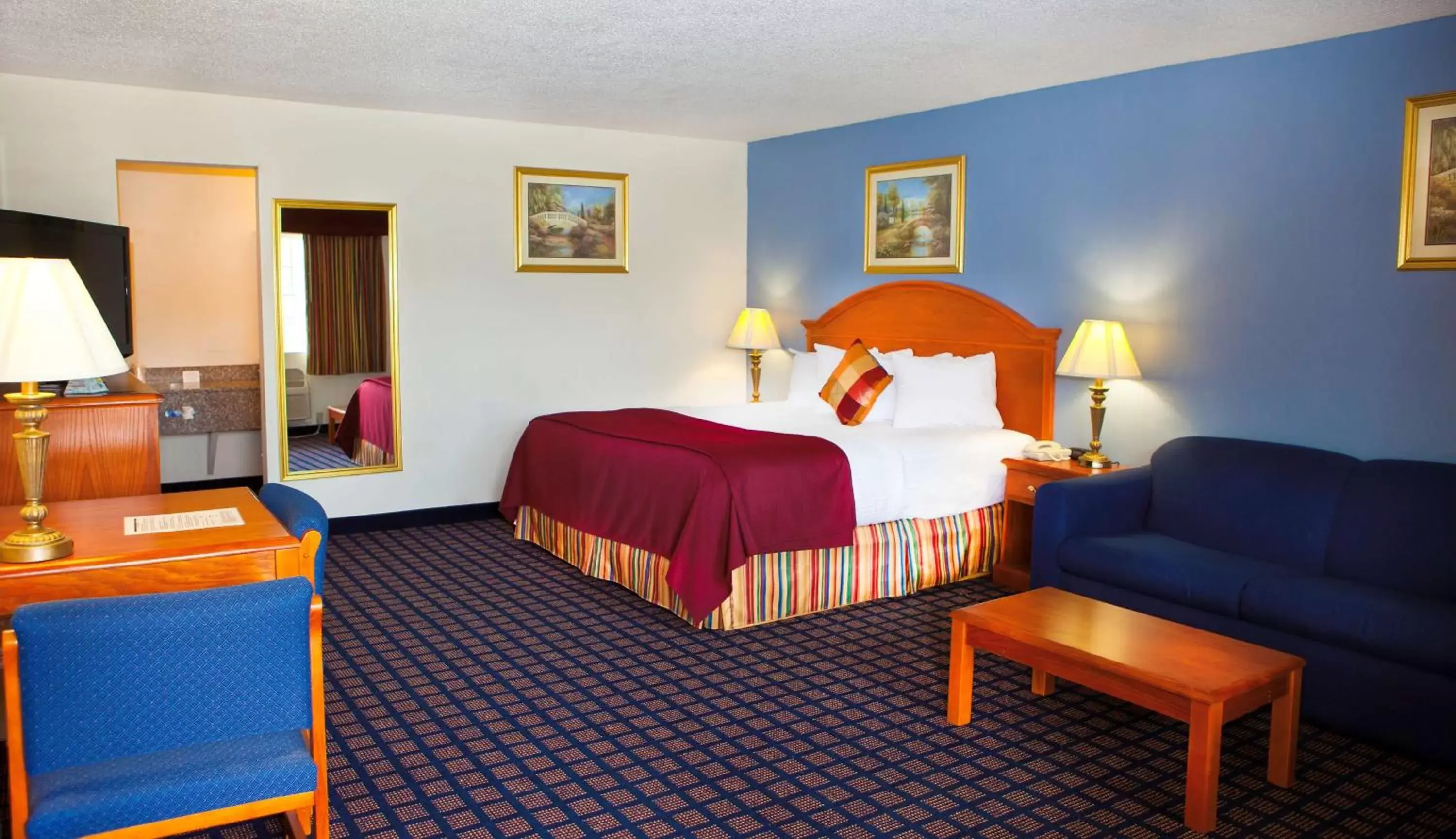 Photo of the whole room, Bed in Best Western Palestine Inn