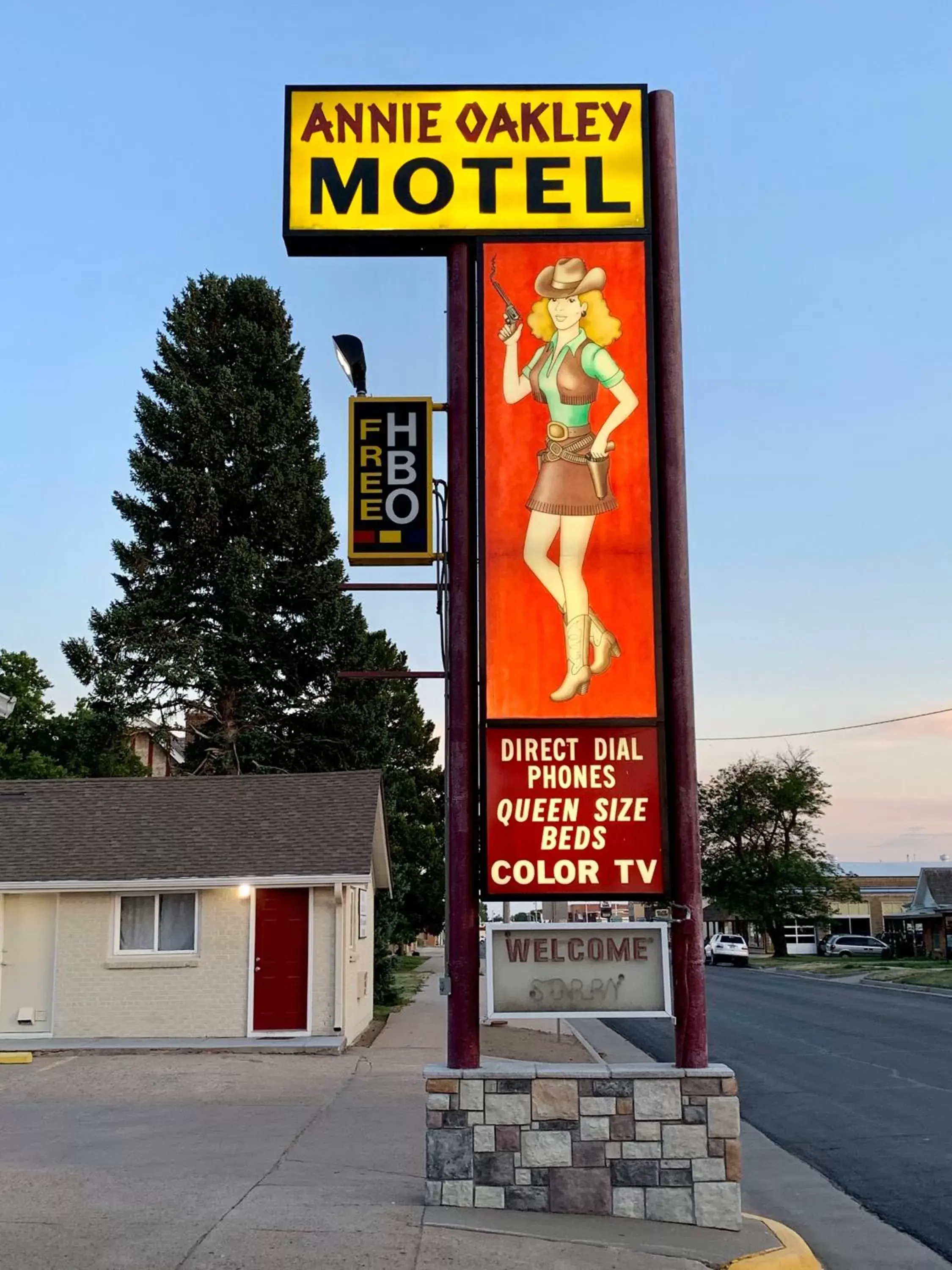 Property logo or sign, Property Building in Annie Oakley Motel Oakley