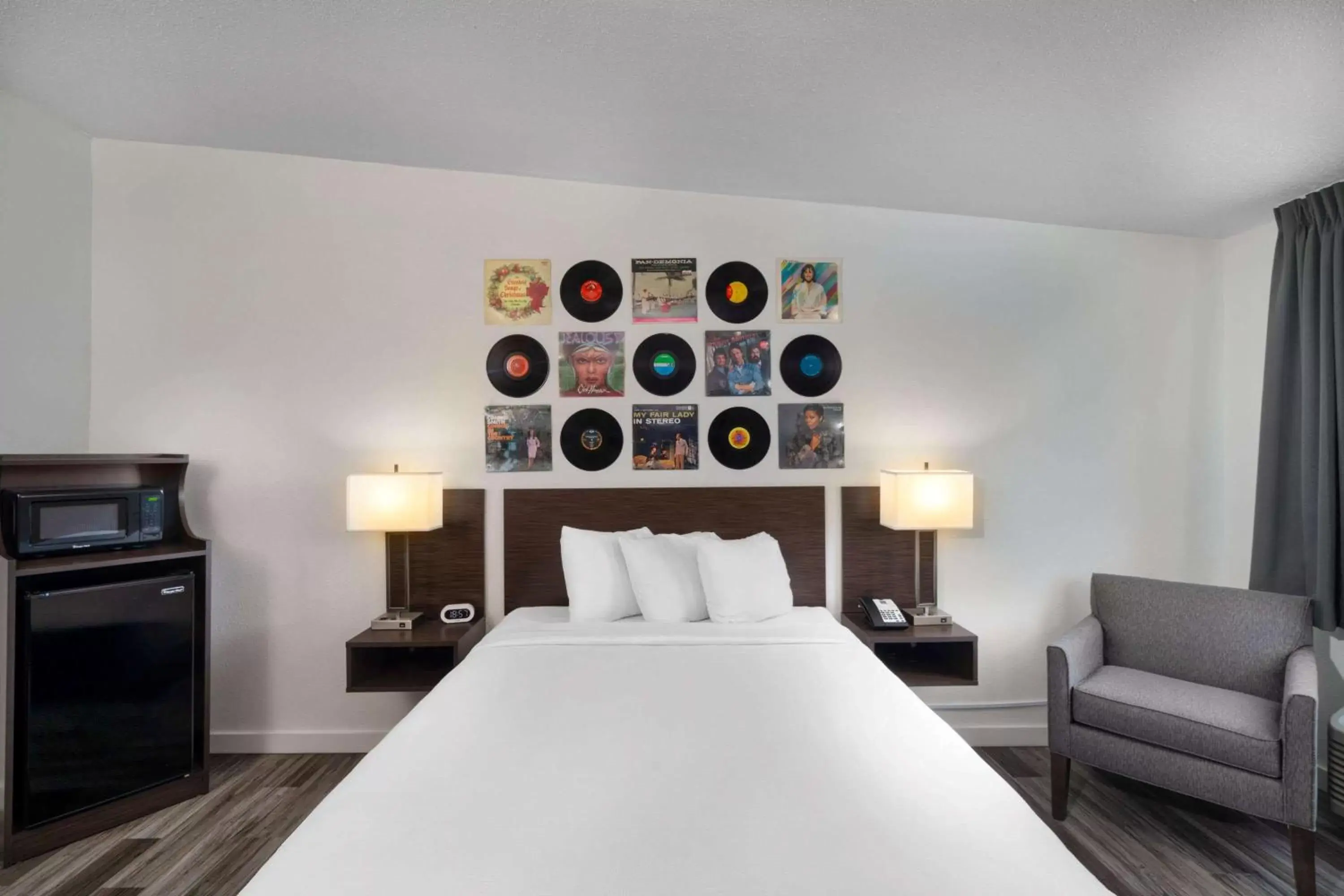 Photo of the whole room, Bed in Hillside Crossing Nashville a Ramada by Wyndham