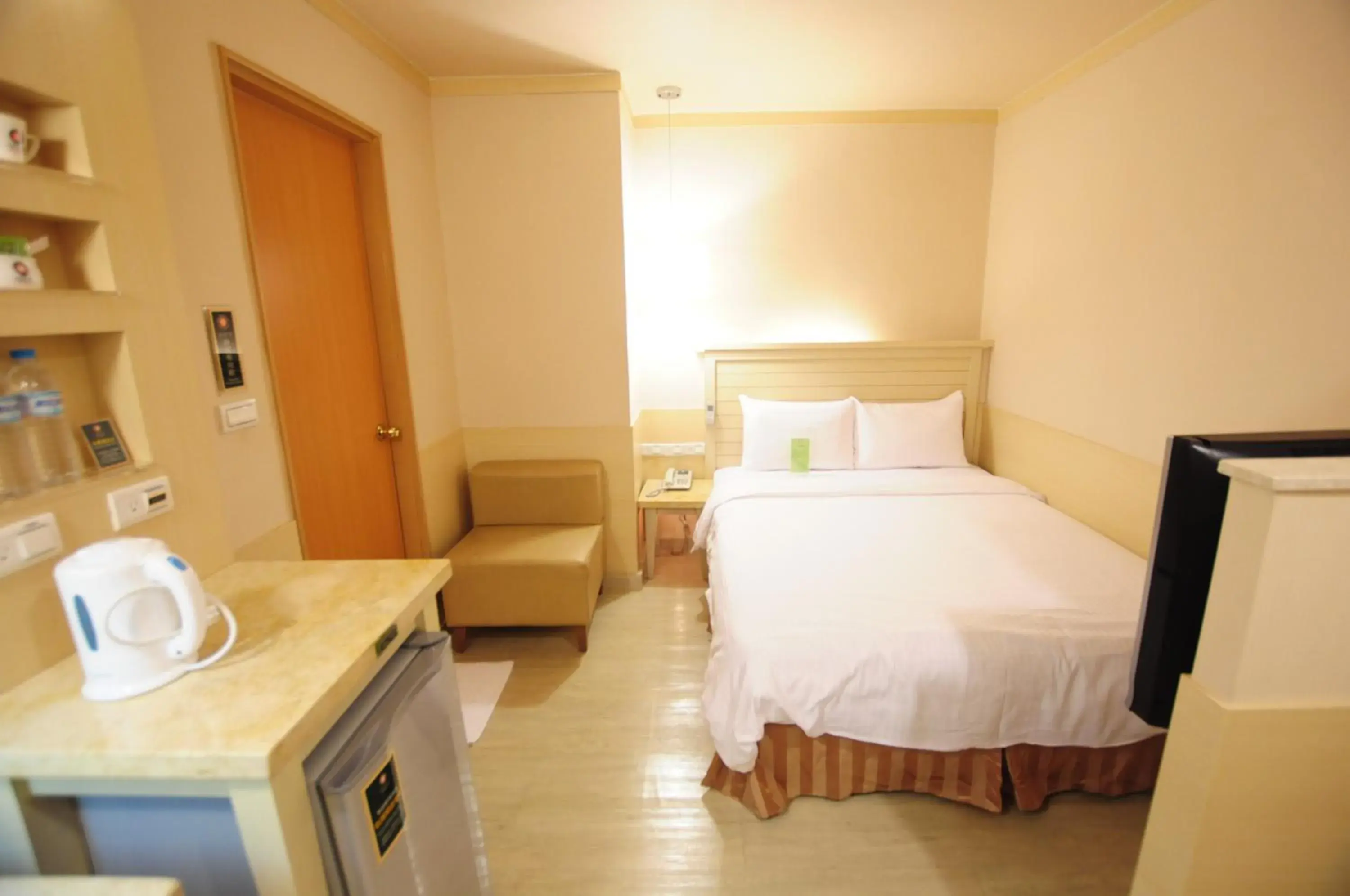 Bedroom, Bed in Kindness Hotel Min Sheng