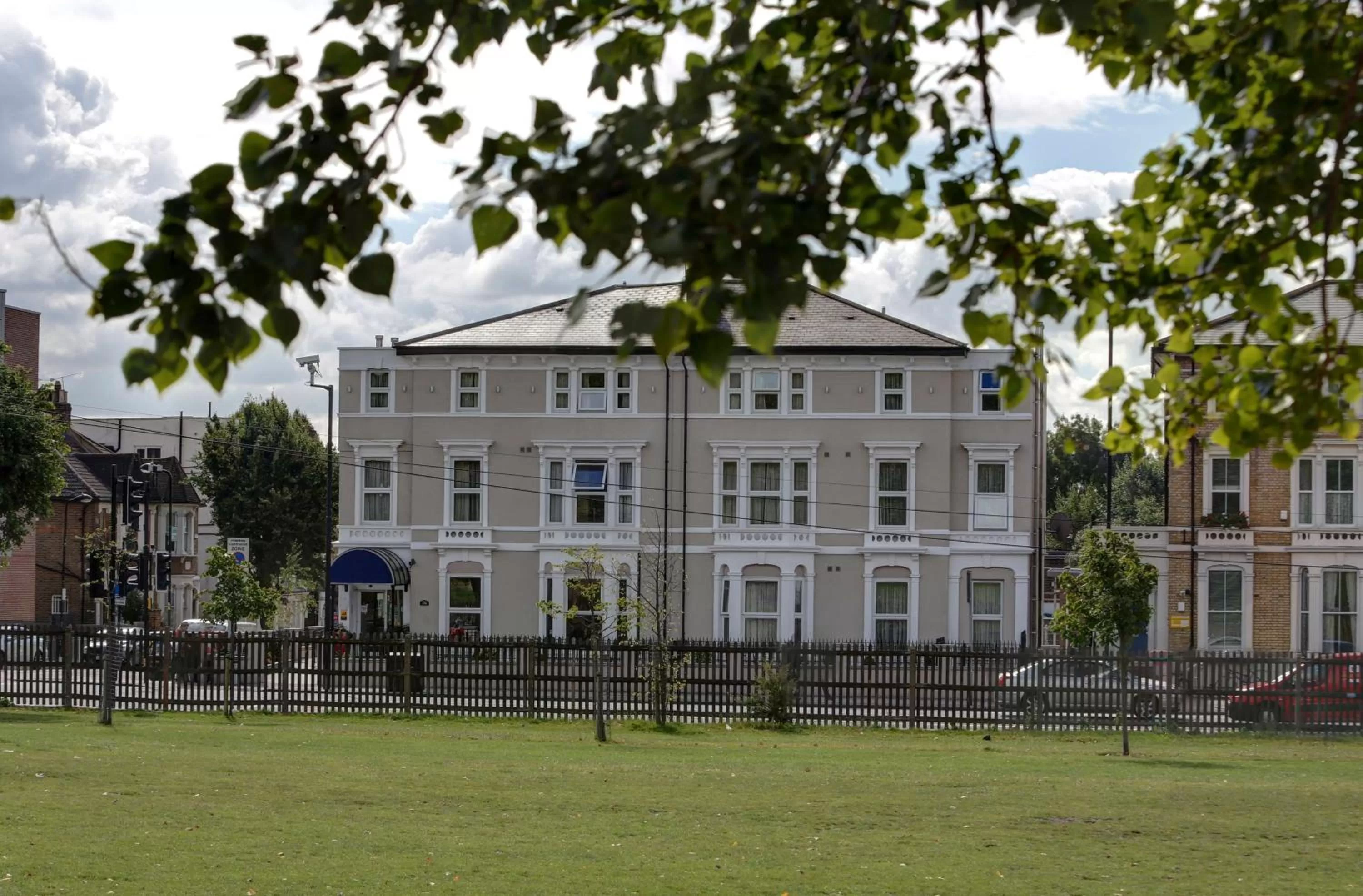 Property building in Best Western London Highbury