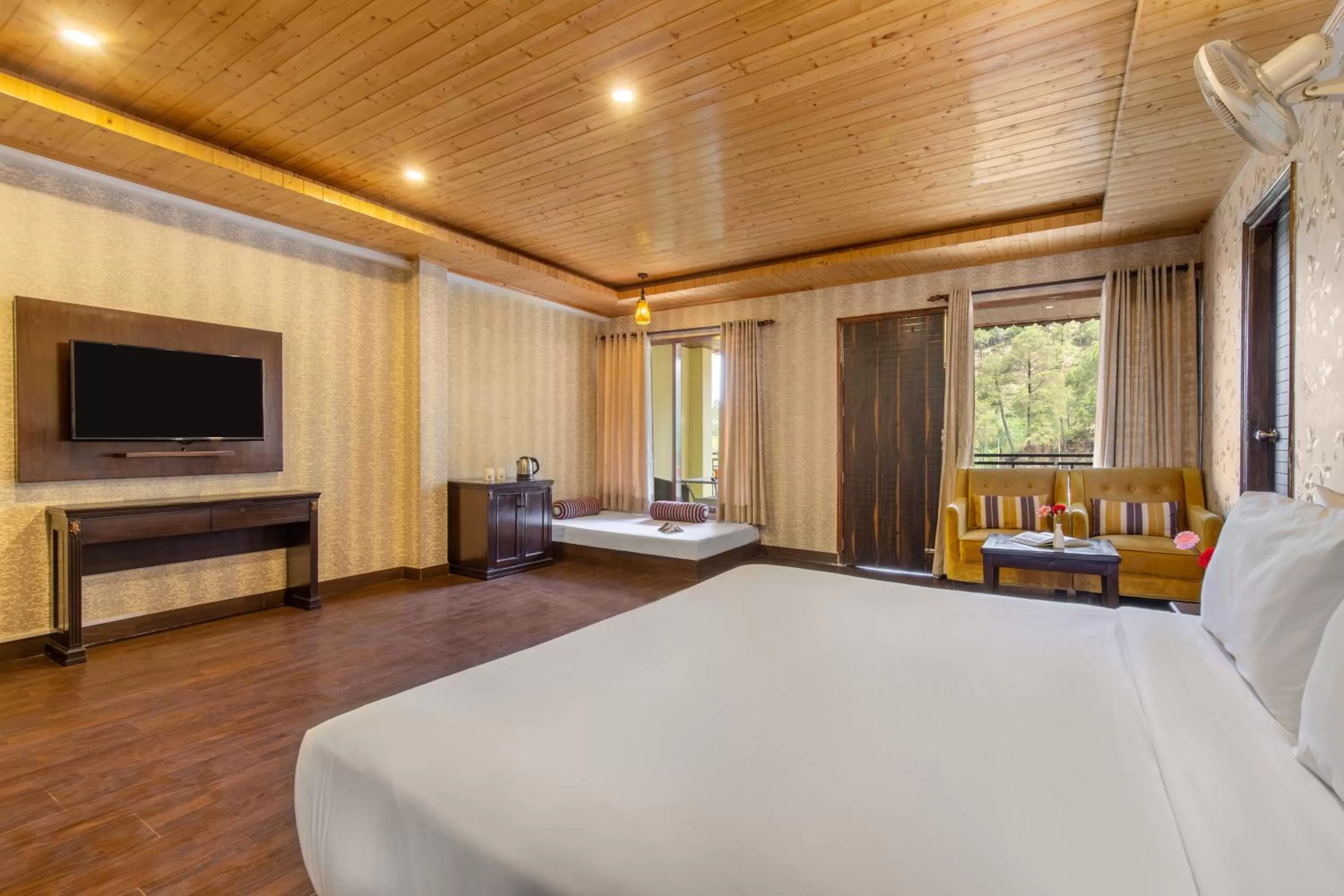 Bed in Country Inn Maple Resort Chail