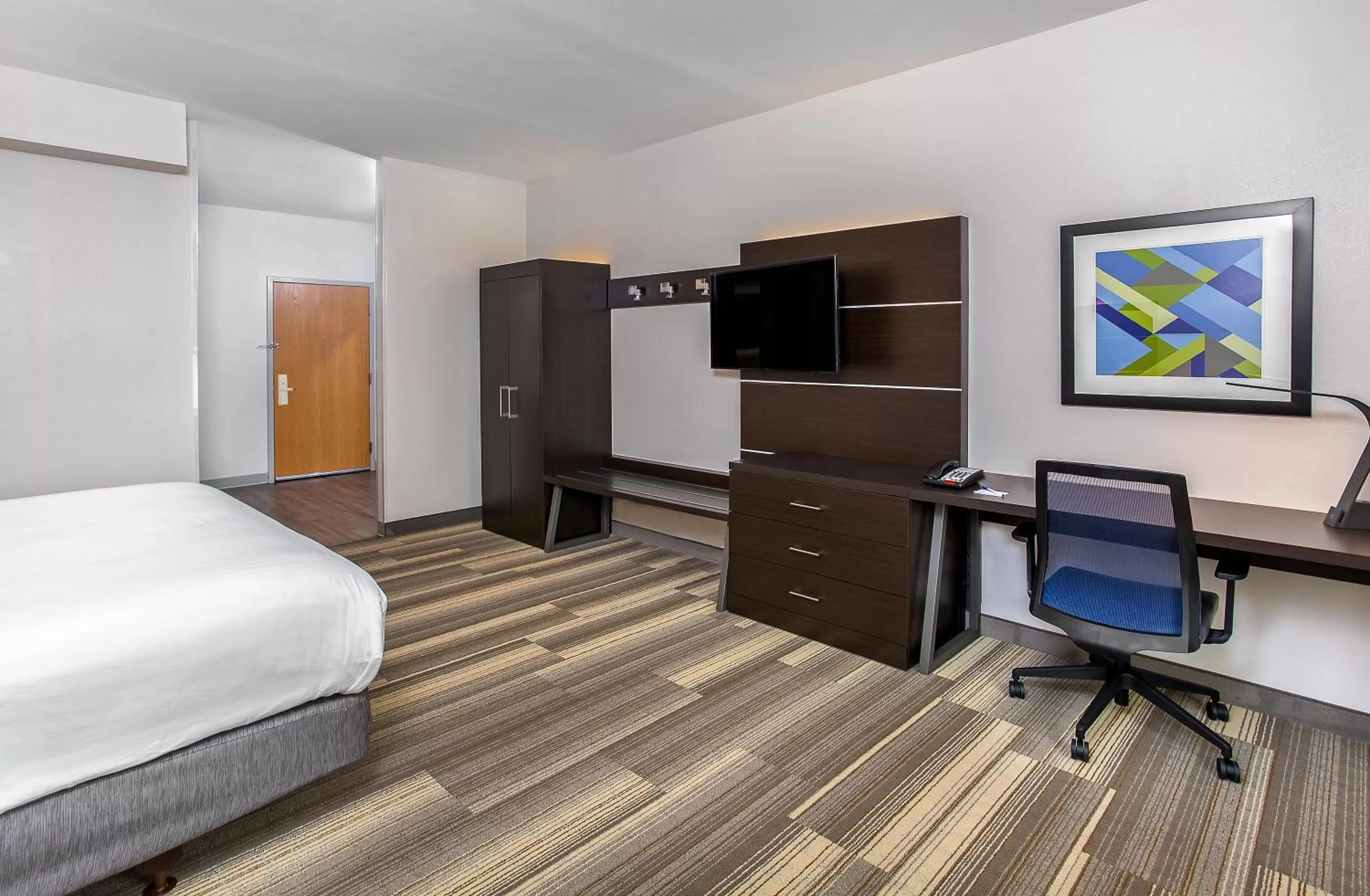 hair dresser, Bed in Holiday Inn Express & Suites Morristown by IHG
