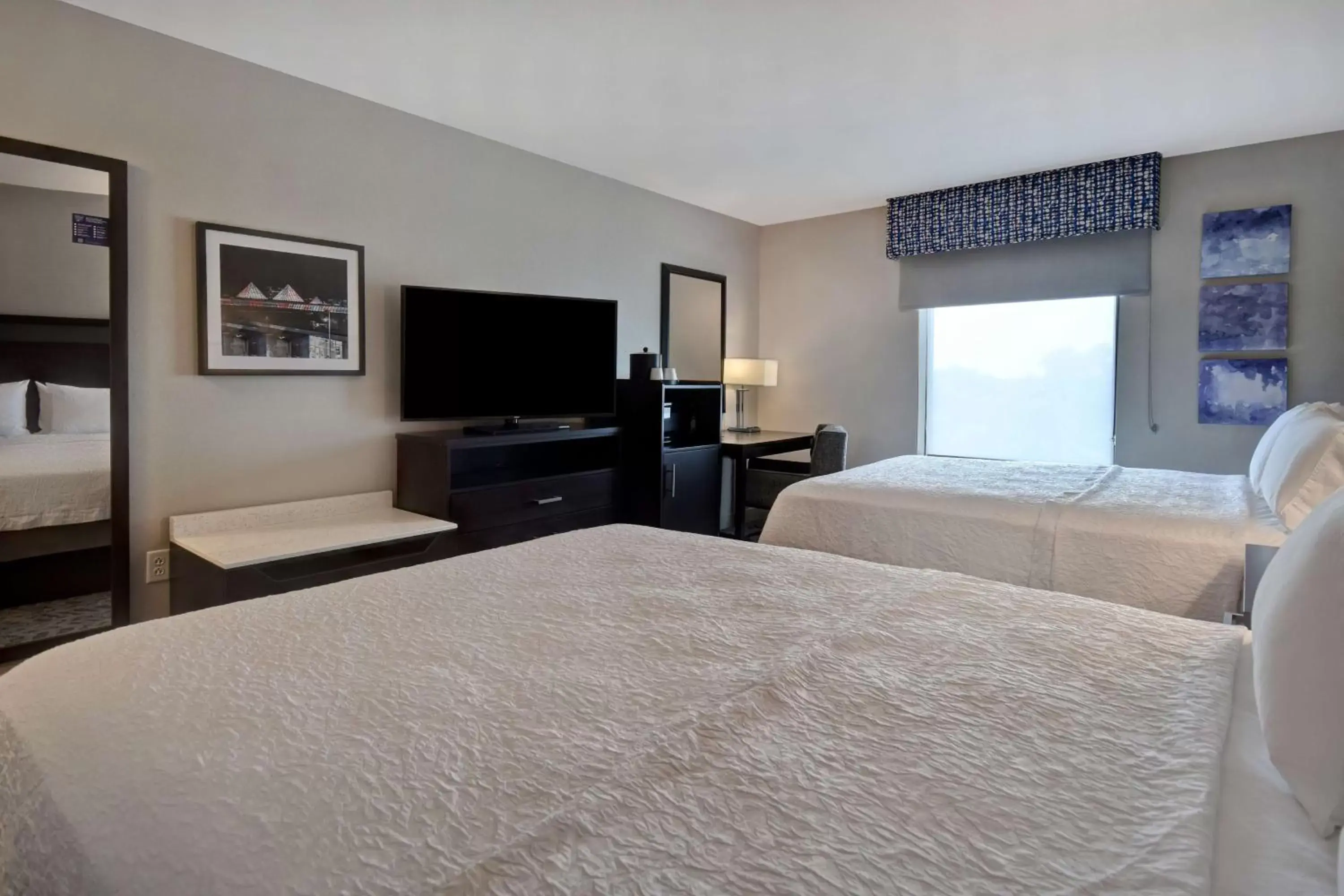 Queen Room with Two Queen Beds - Hearing Access/Non-Smoking in Hampton Inn & Suites Columbia South Fort Meade Area Queen Room with Two Queen Beds - Hearing Access/Non-Smoking in Hampton Inn & Suites Columbia South Fort Meade Area