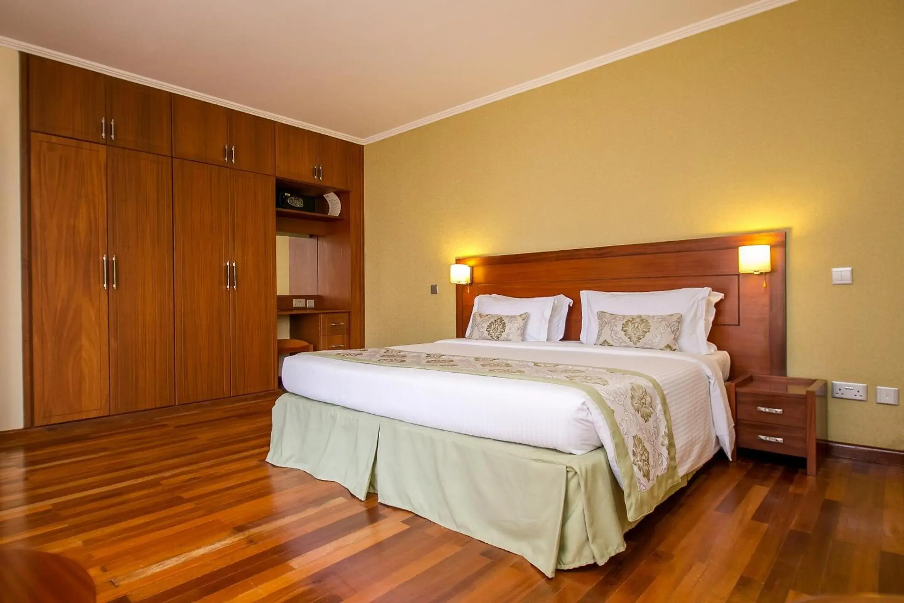 Photo of the whole room, Bed in Waridi Paradise Hotel and Suites