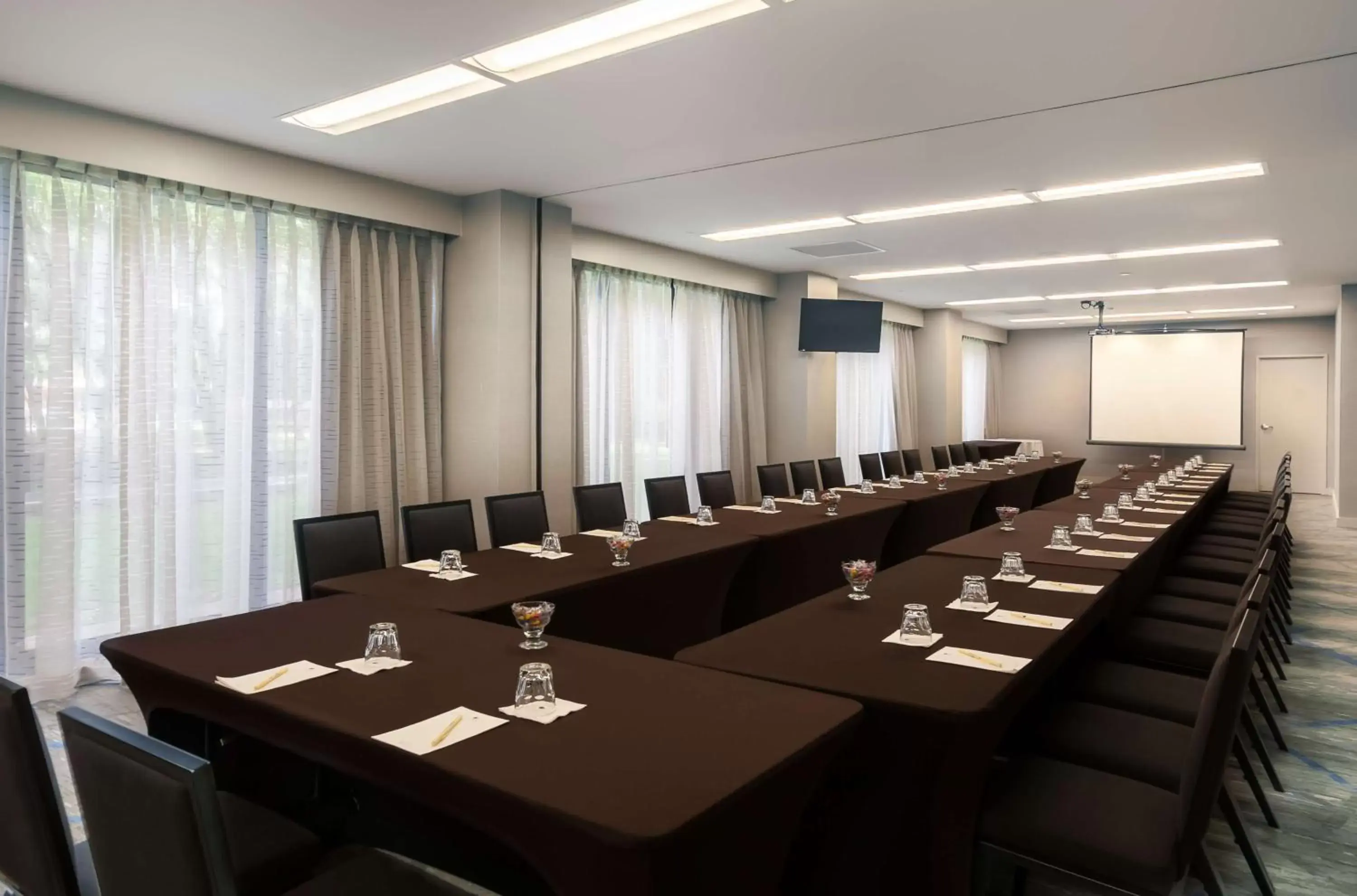 Meeting/conference room in DoubleTree by Hilton Hotel & Suites Houston by the Galleria