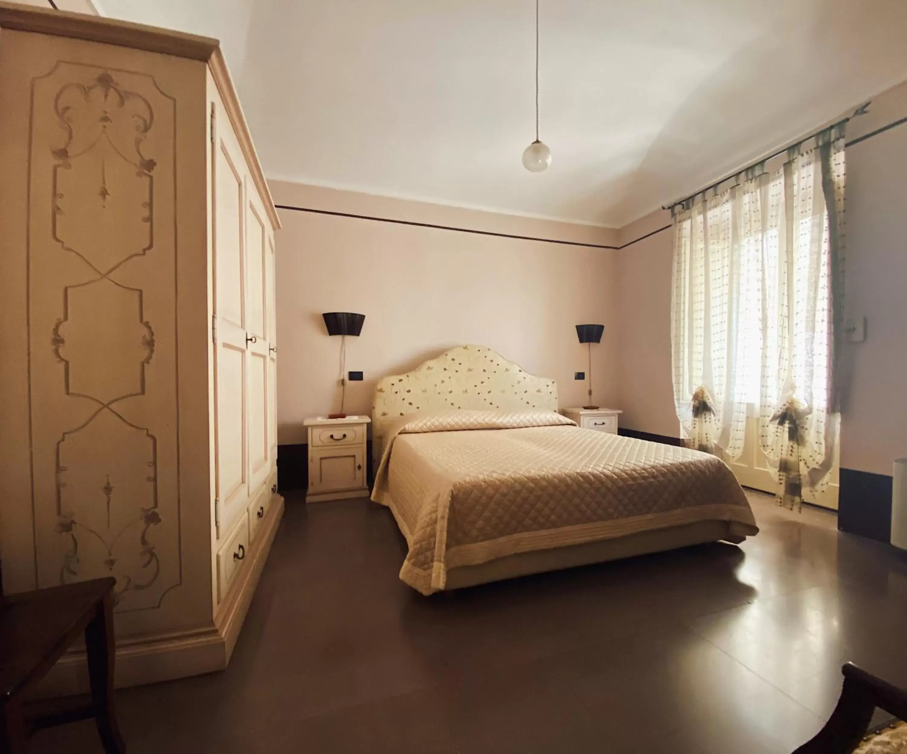 Bedroom in Palazzo Gambuzza