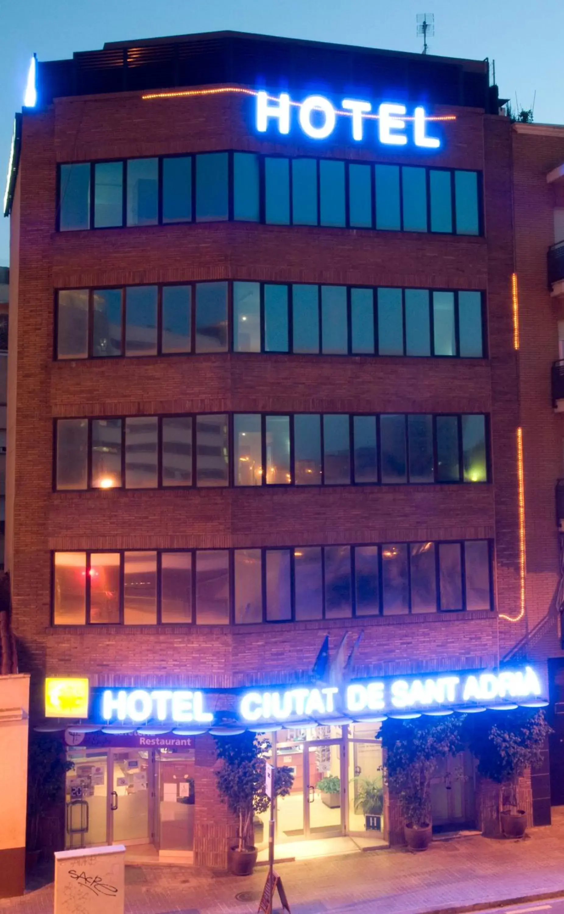 Facade/entrance, Property Building in Hotel Ciutat De Sant Adria