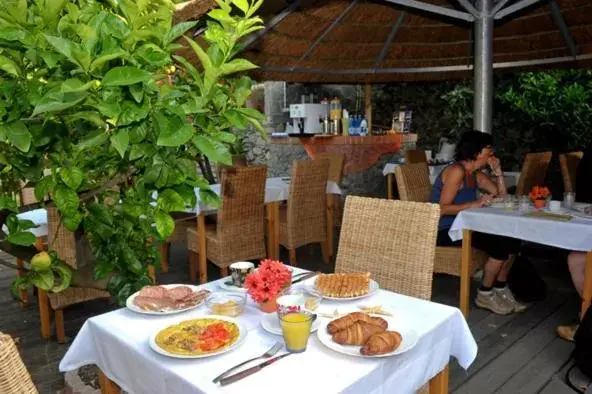 Day, Restaurant/Places to Eat in Hotel Marina