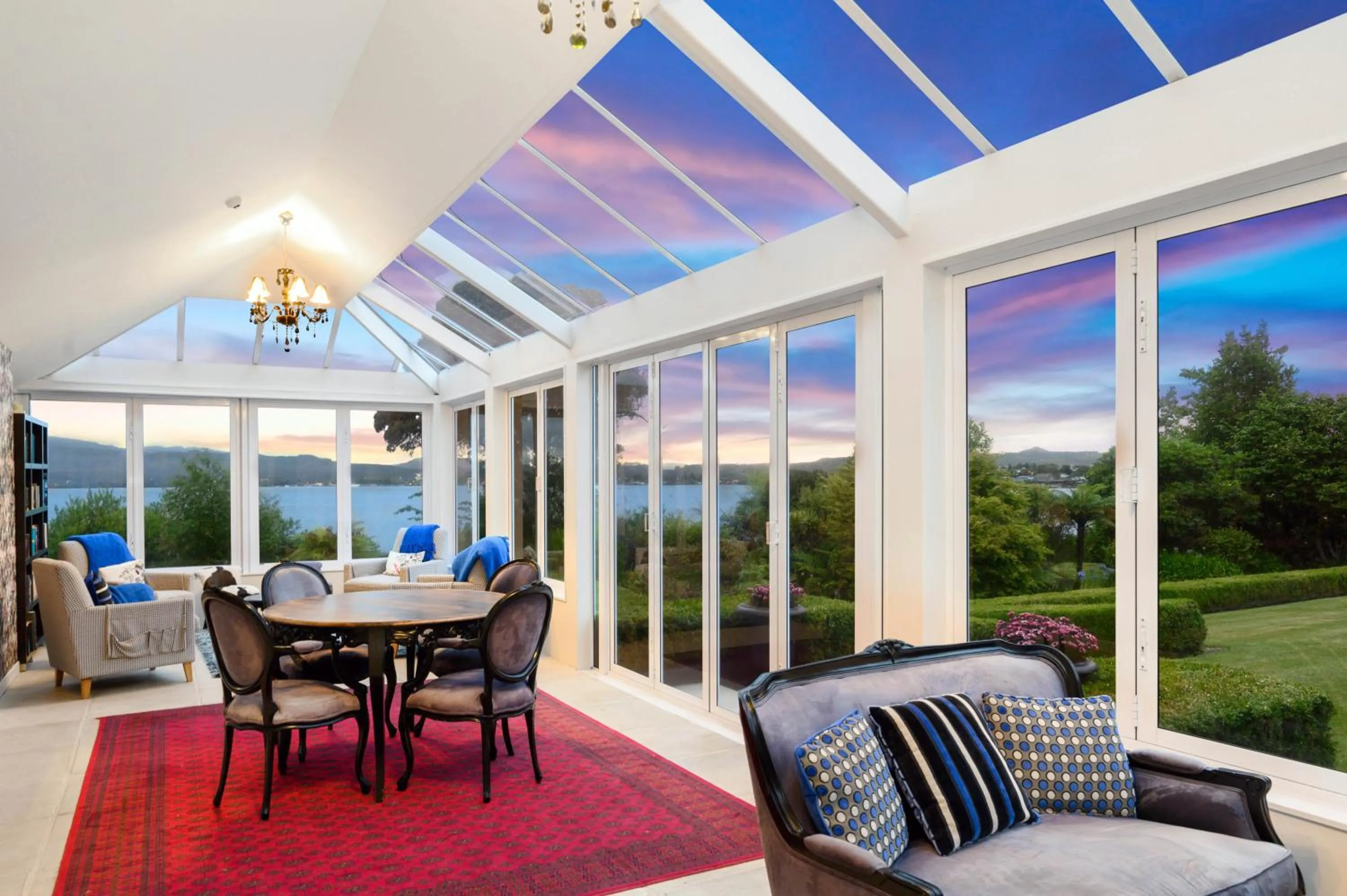 Balcony/Terrace in Black Swan Lakeside Boutique Hotel