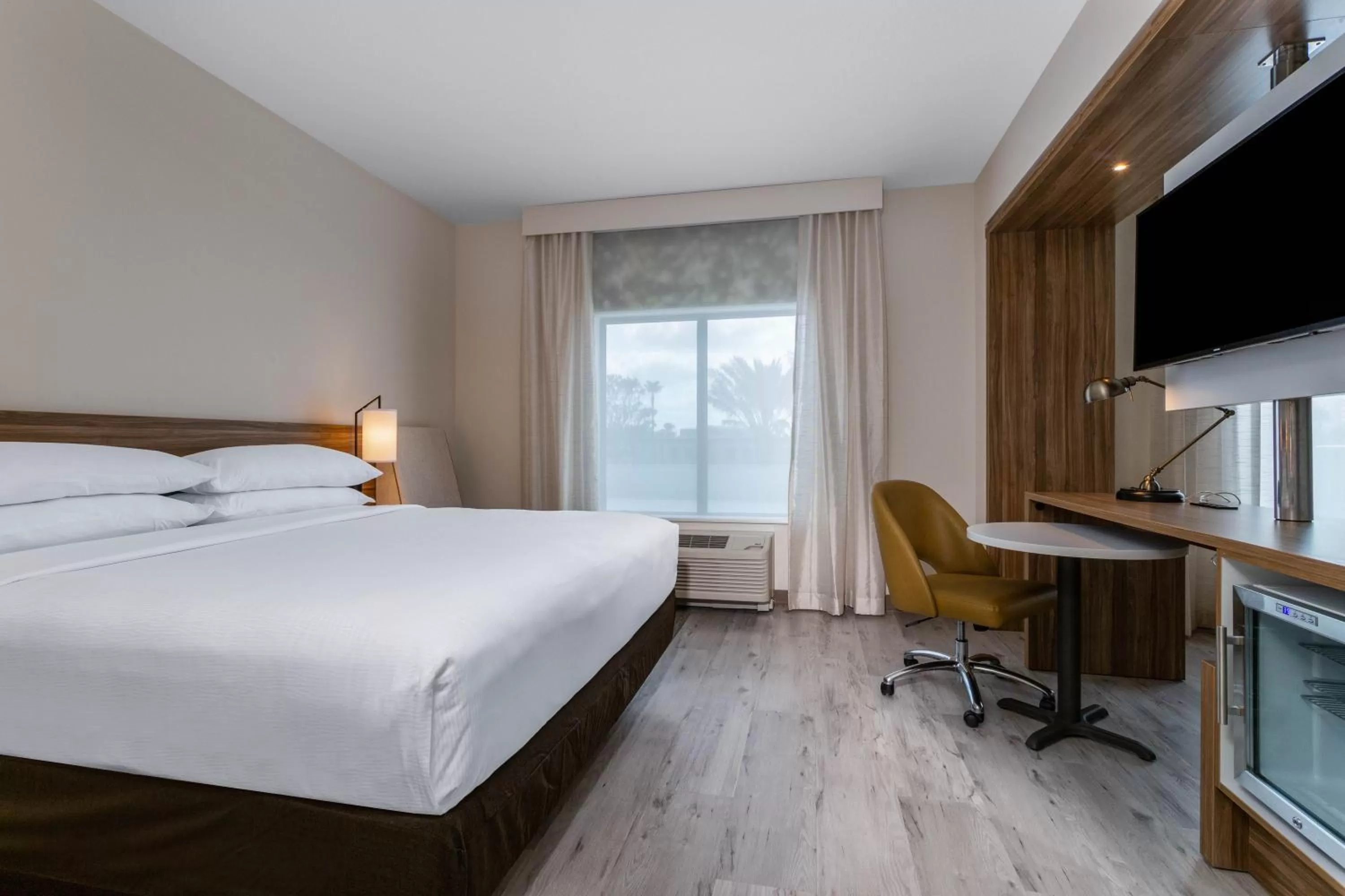 Bedroom, Bed in Wyndham Garden Orlando Universal / I Drive