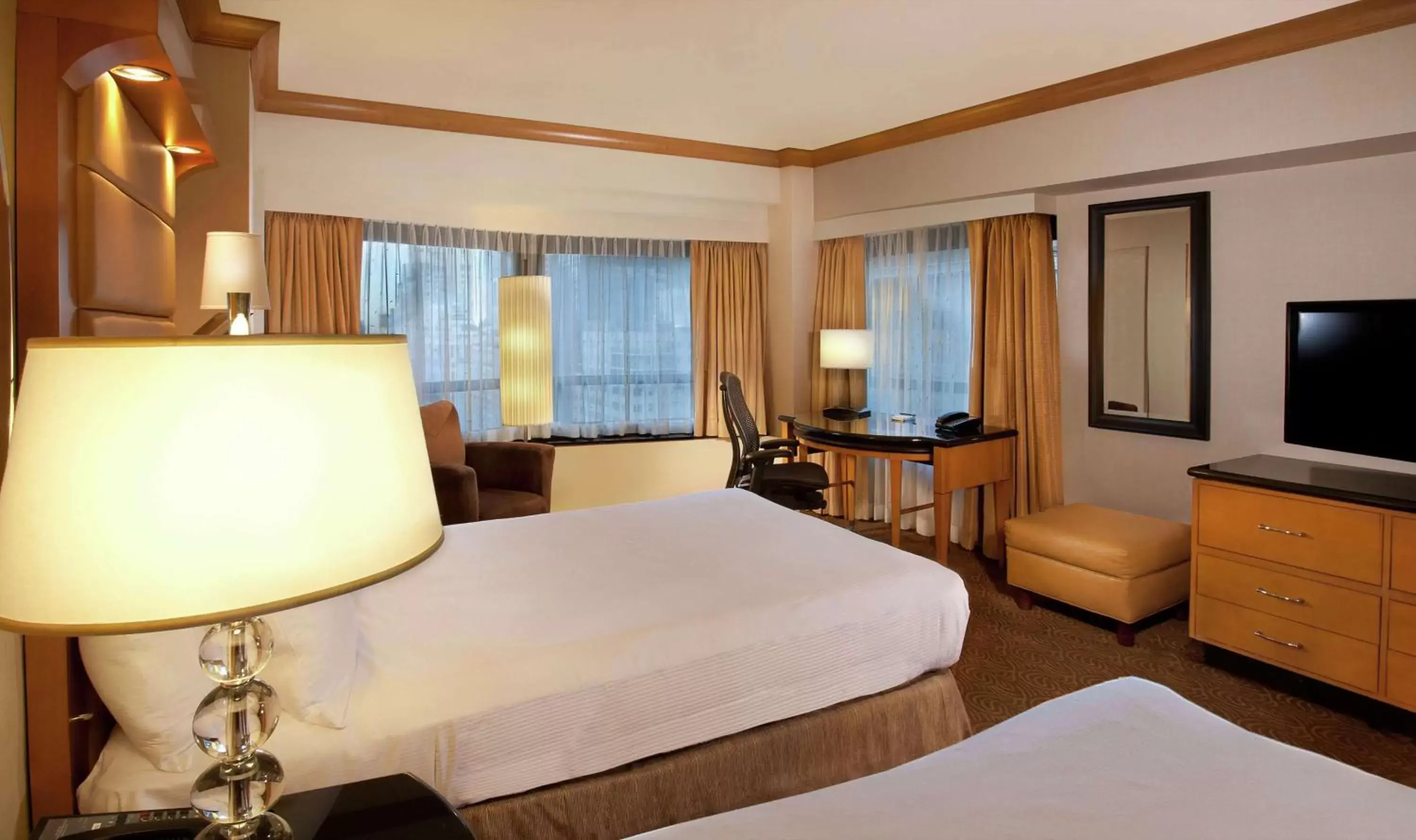 Bedroom, Bed in New York Hilton Midtown
