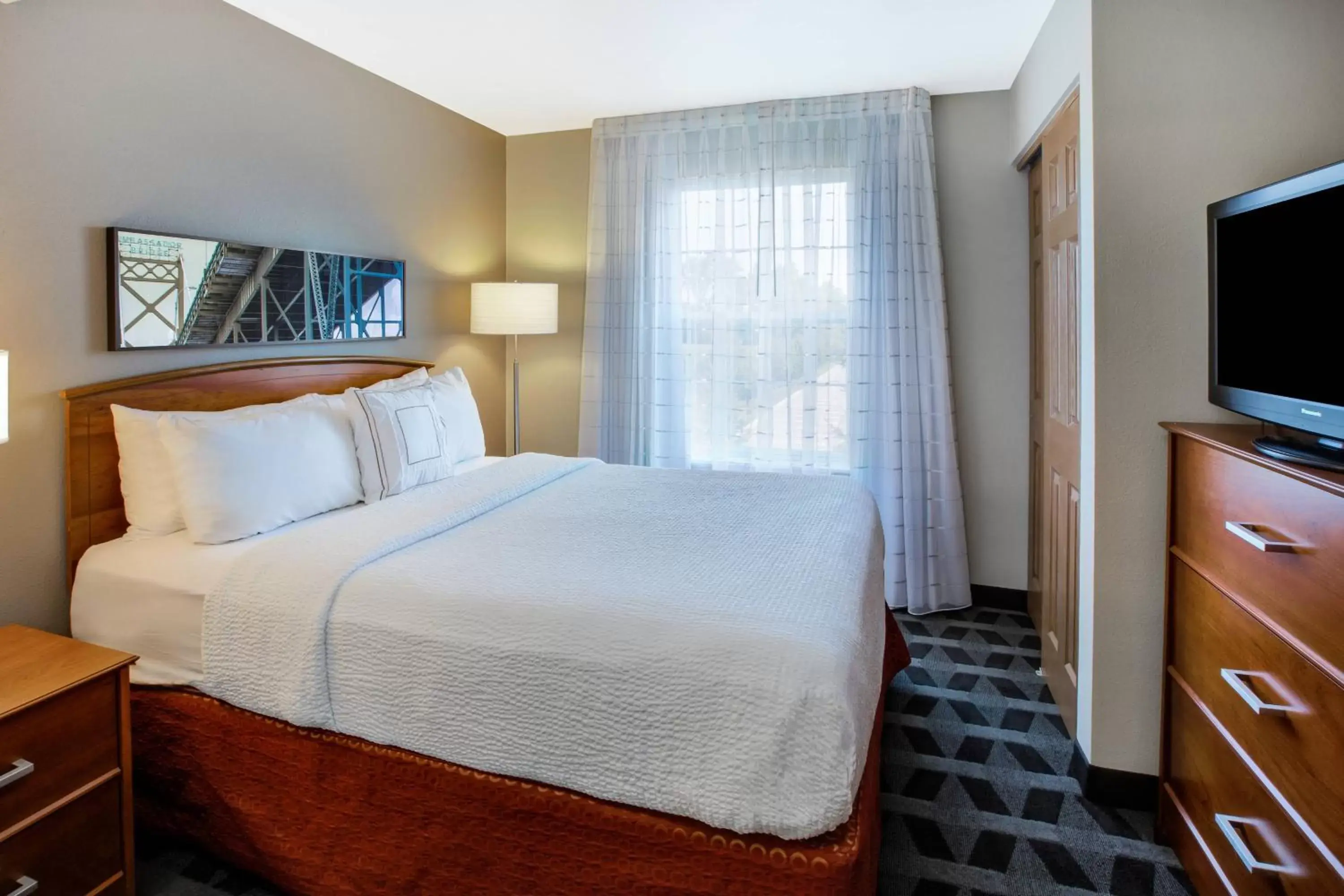 Bedroom, Bed in TownePlace Suites by Marriott Detroit Livonia