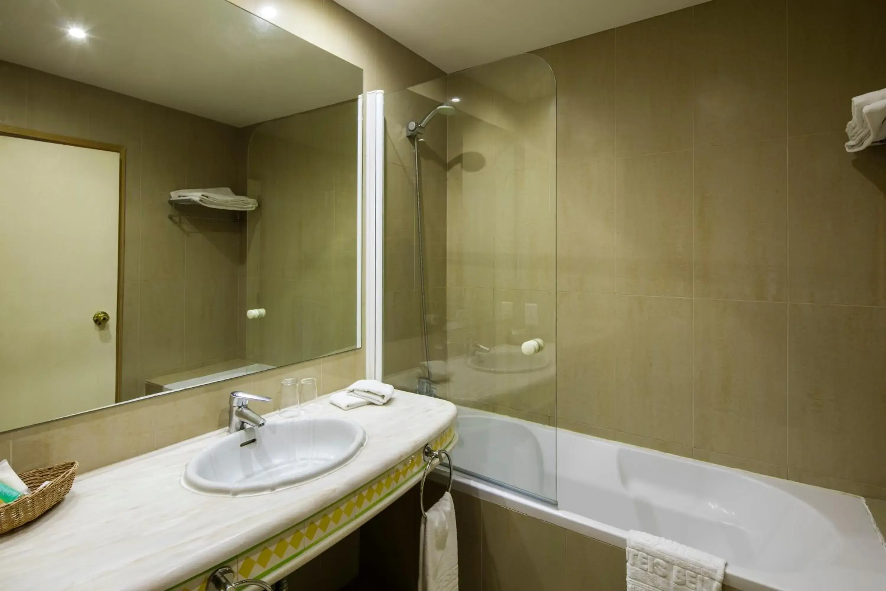 Shower, Bathroom in Boa Vista Hotel & Spa - Adults Only