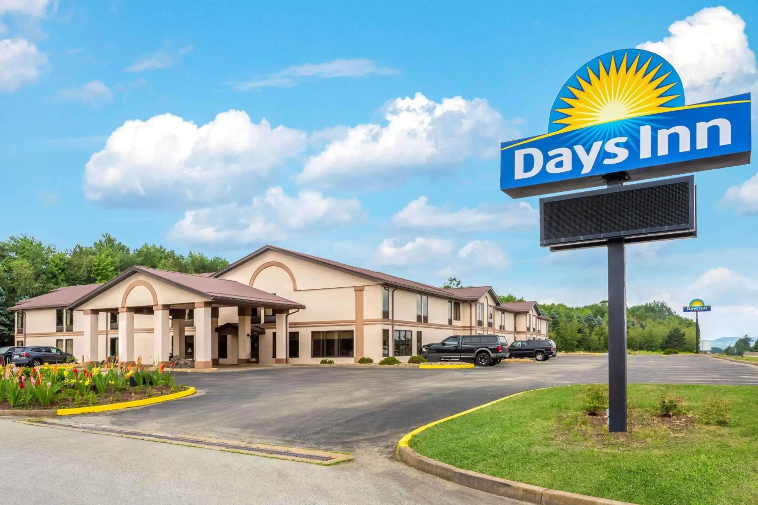 Property Building in Days Inn by Wyndham Blairsville