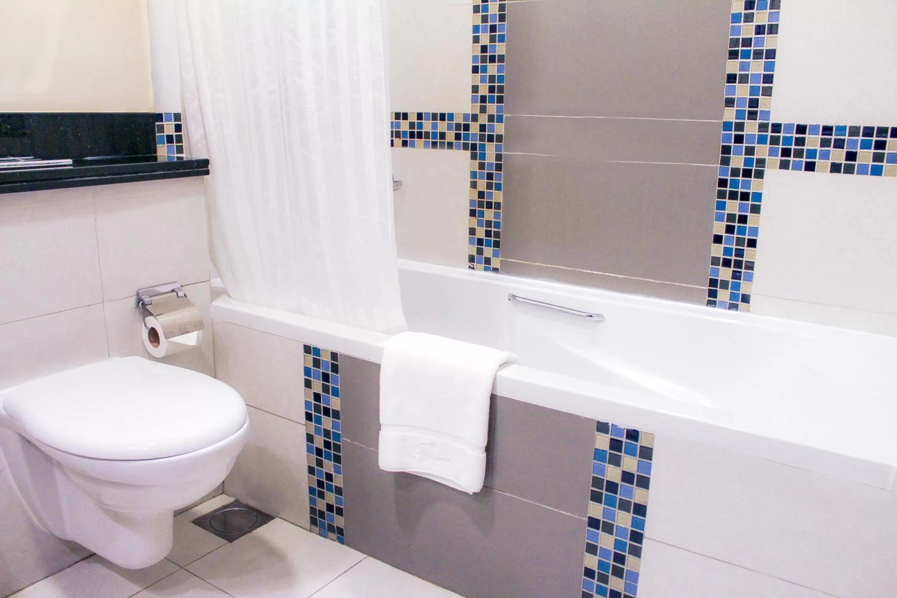 Bathroom in Dunes Hotel Apartment Oud Metha, Bur Dubai