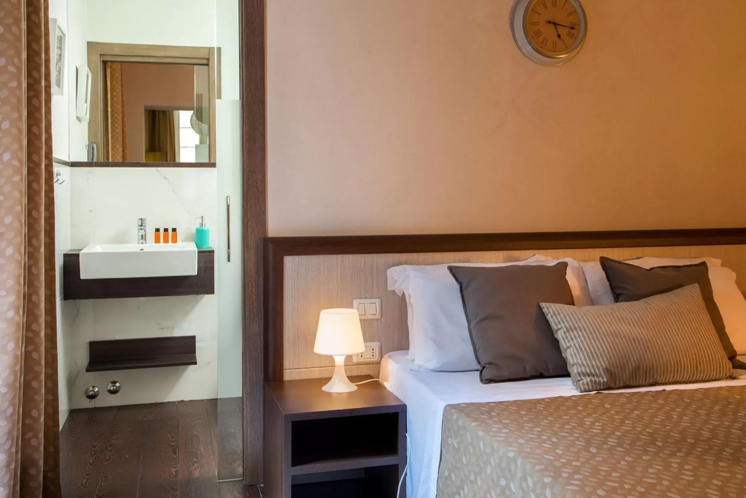 Bedroom, Bed in Corso Grand Suite