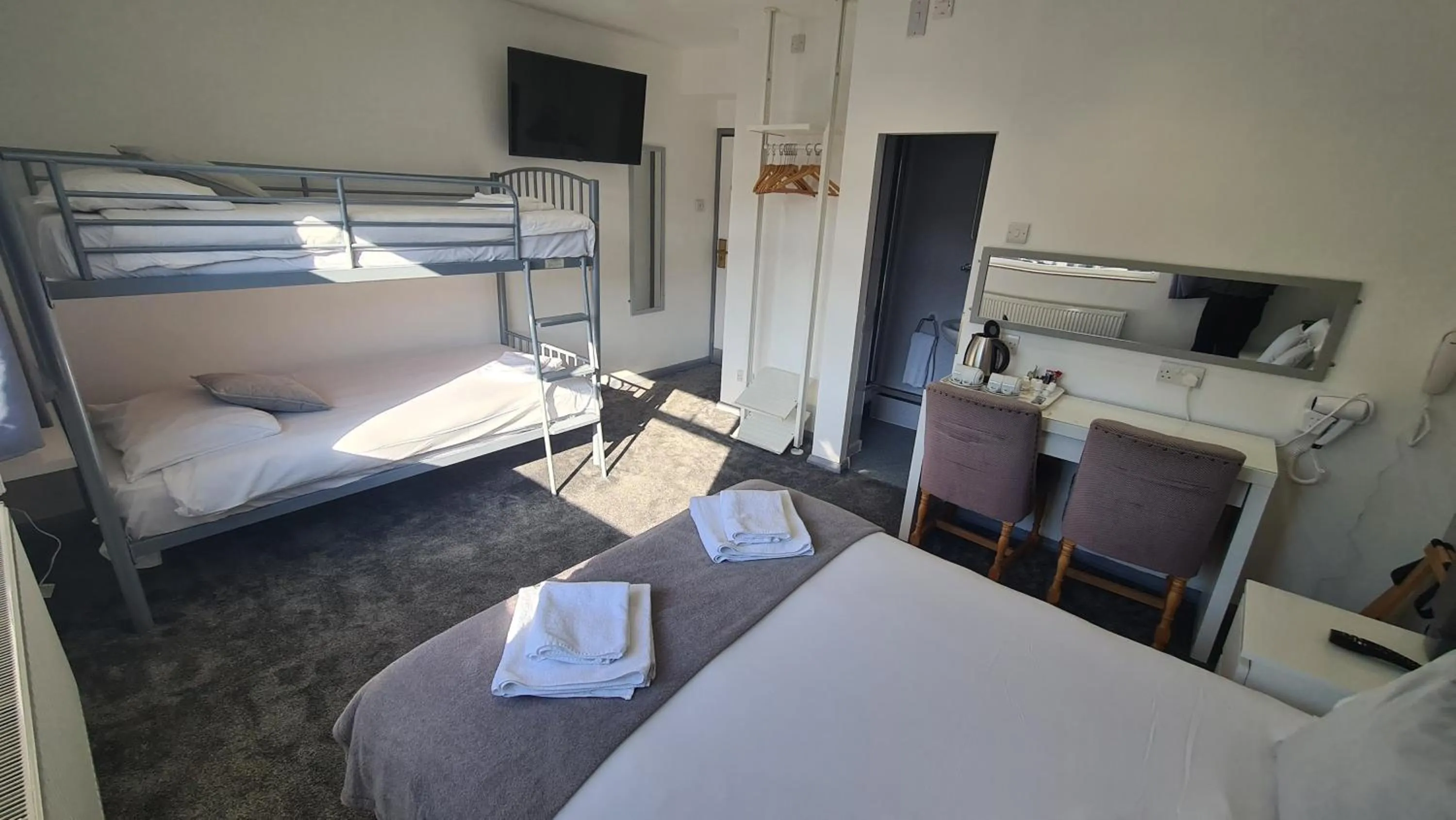 Bed in Y Gwynedd Inn