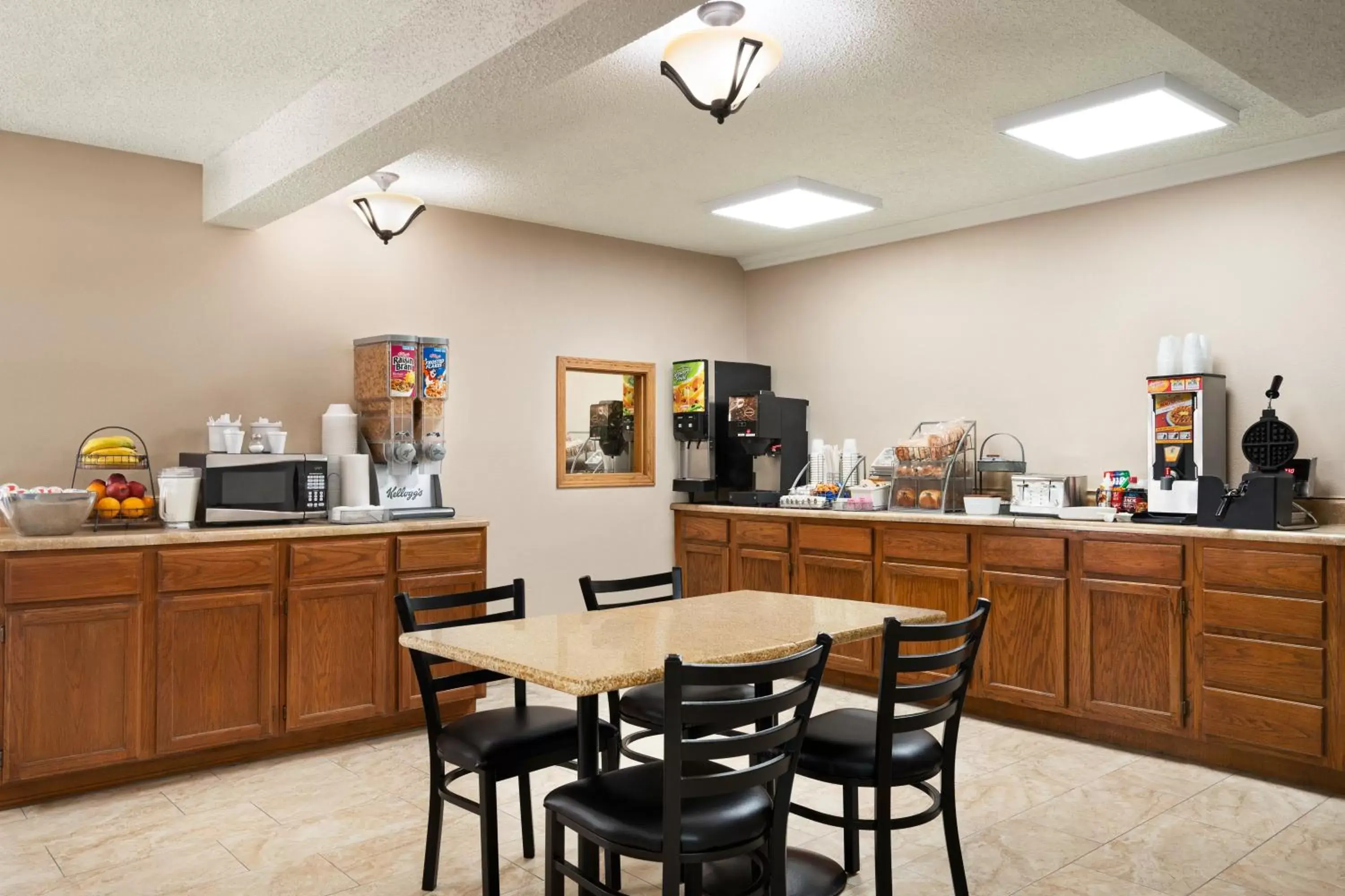 Dining area, Restaurant/Places to Eat in Super 8 by Wyndham Liberal KS