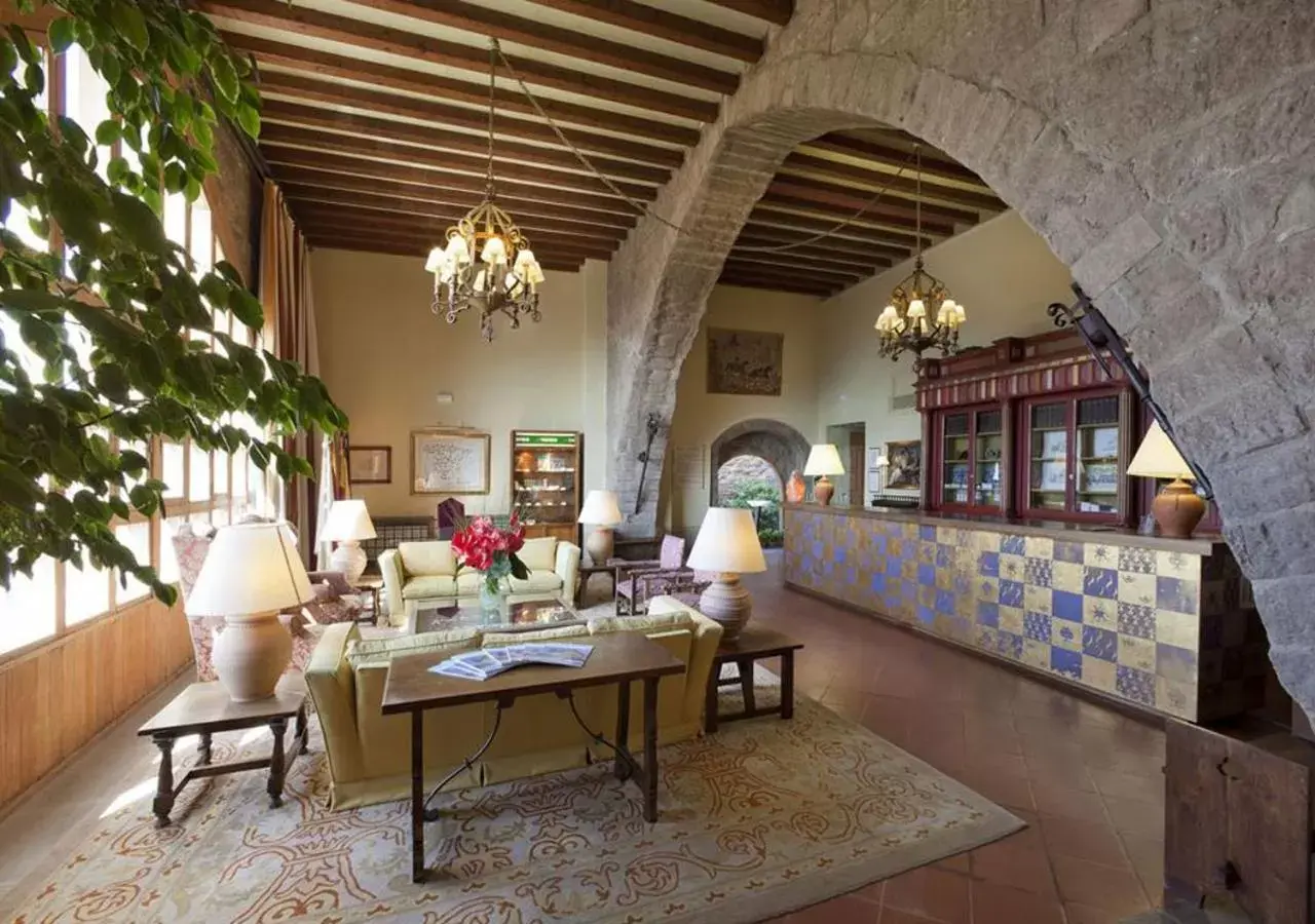 Lobby or reception in Parador de Cardona