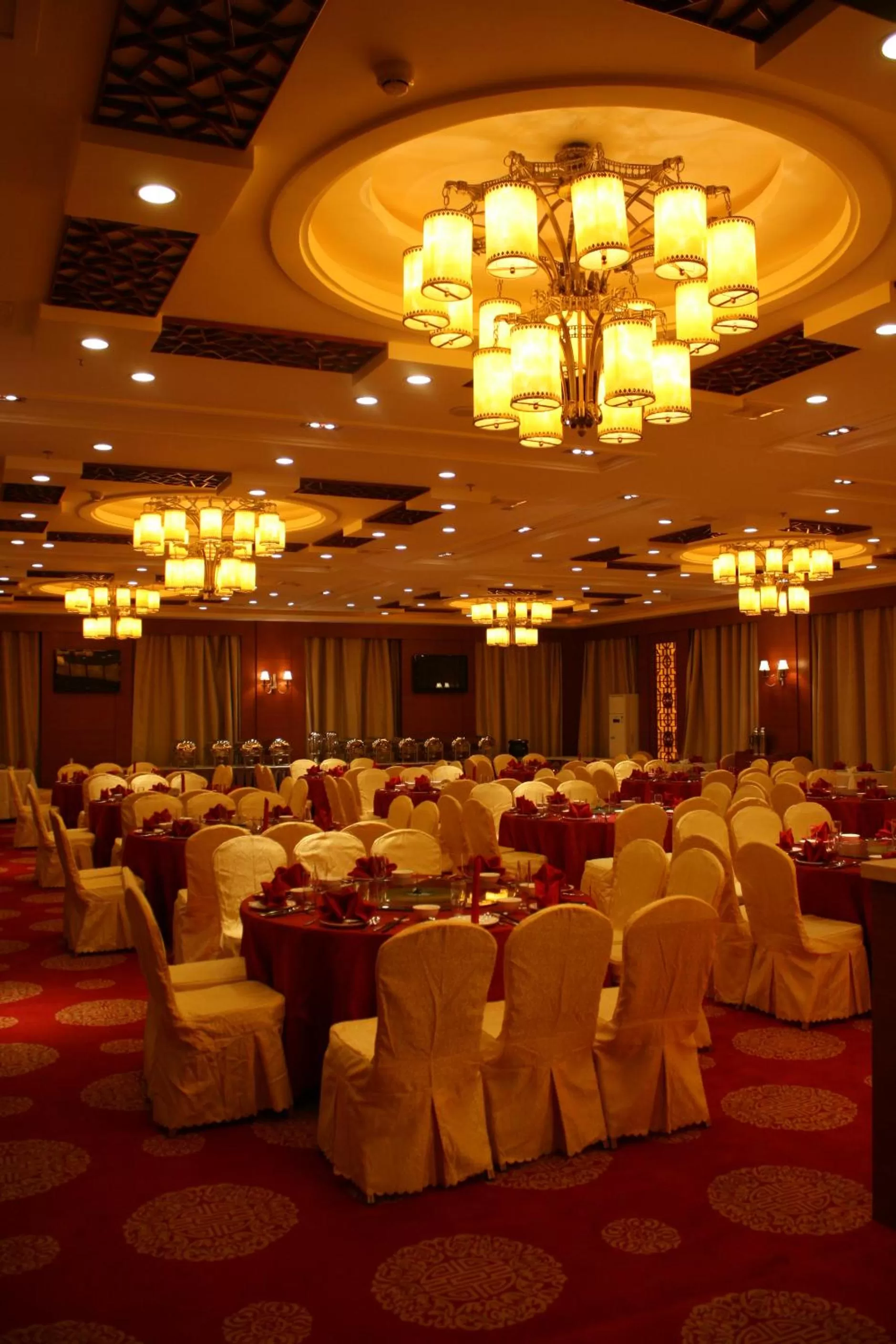 Restaurant/places to eat in Sogecoa Golden Peacock