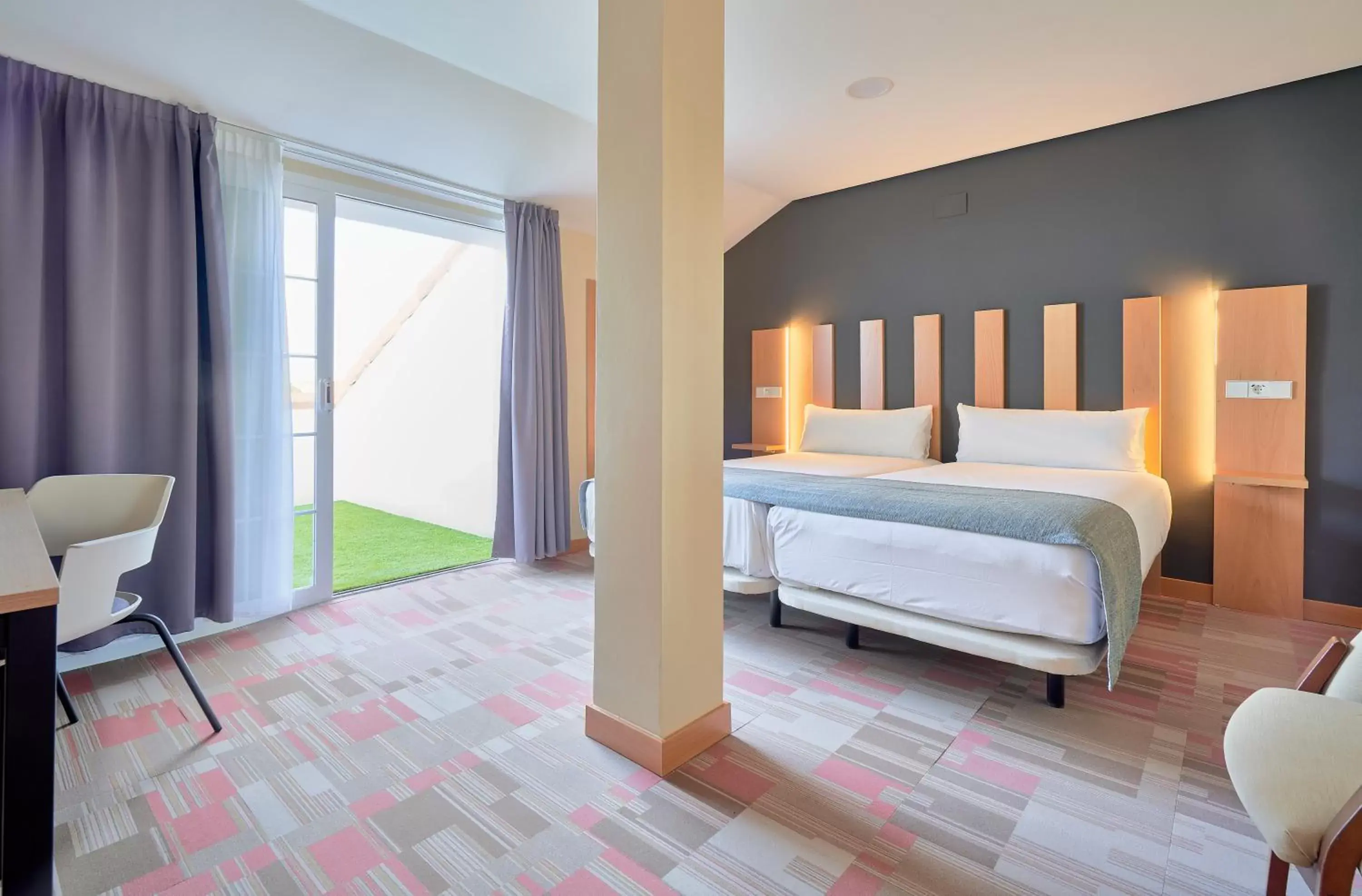 Bed in Smart Hotel La Sagra