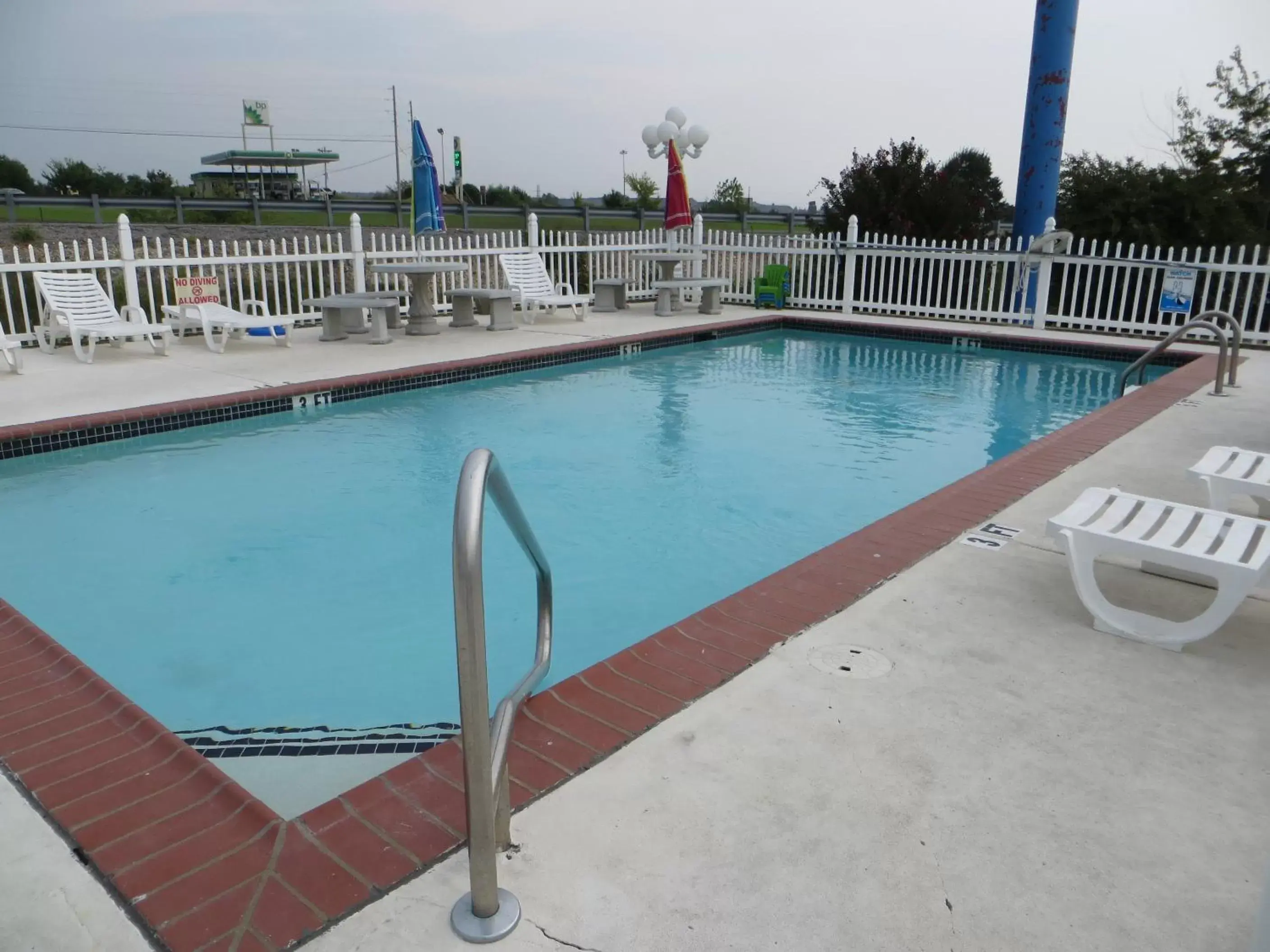 Swimming Pool in Patti's Inn and Suites