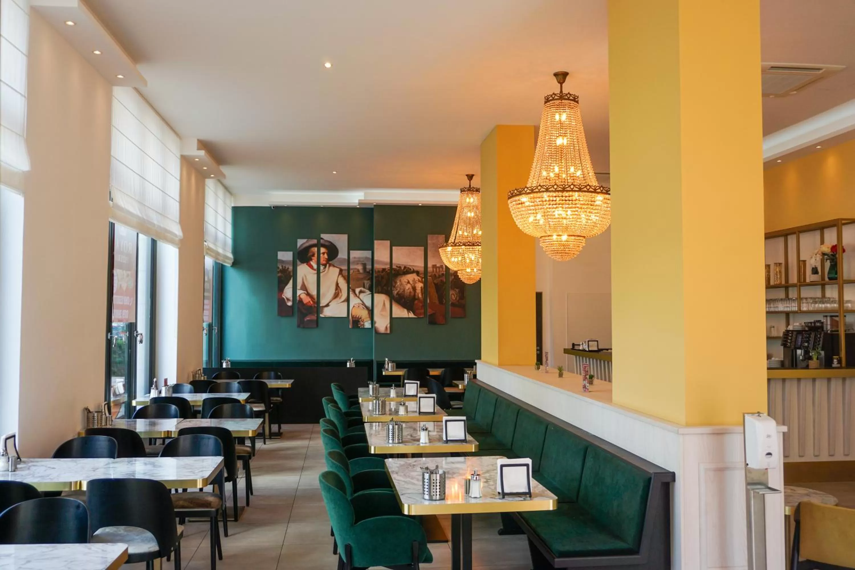 Restaurant/Places to Eat in The Monument Hotel - BW Signature Collection