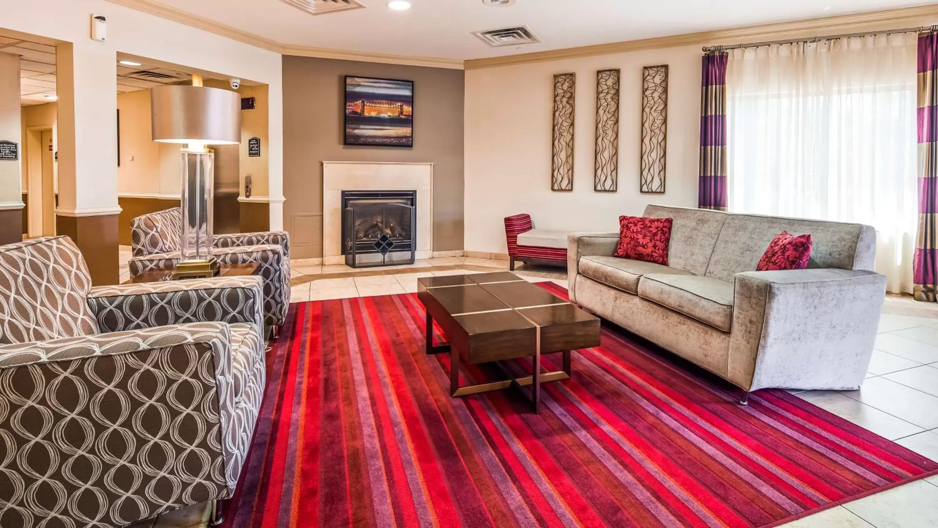 Lobby or reception, Seating Area in Riverview Inn & Suites