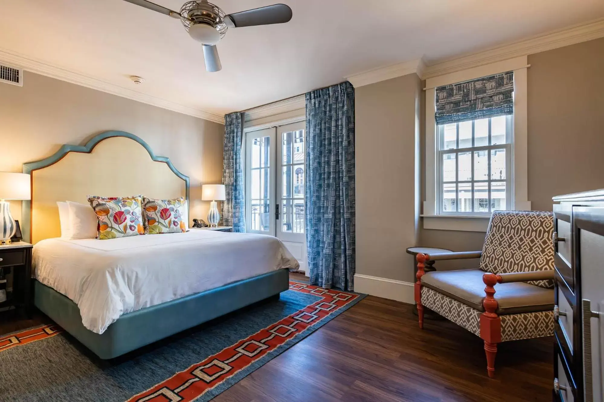 Standard King Room with View in The Pearl Hotel Standard King Room with View in The Pearl Hotel