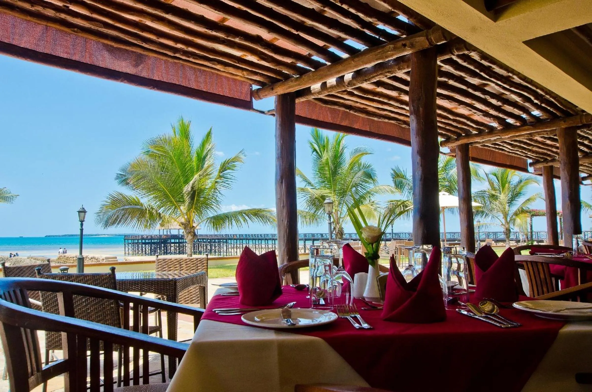 Restaurant/places to eat in White Sands Hotel