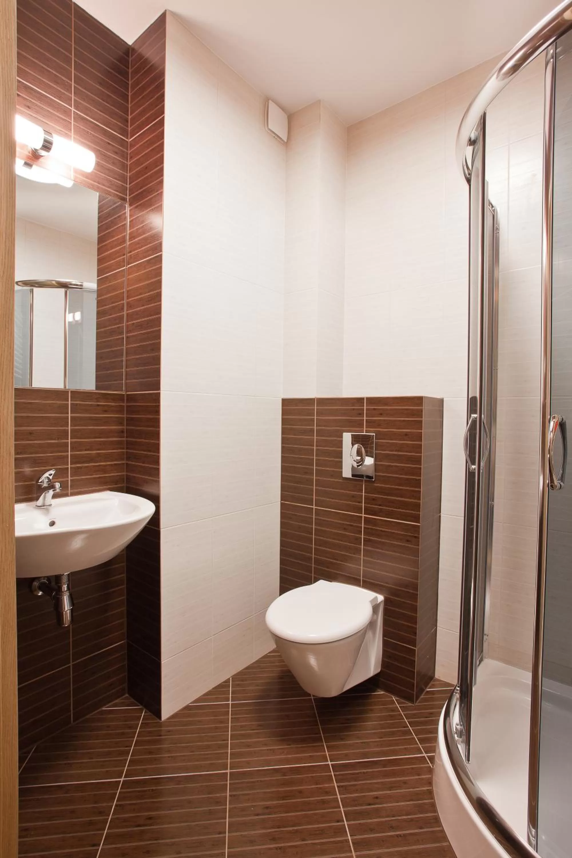 Twin Room with River View in Hotel Piwniczna SPA&Conference