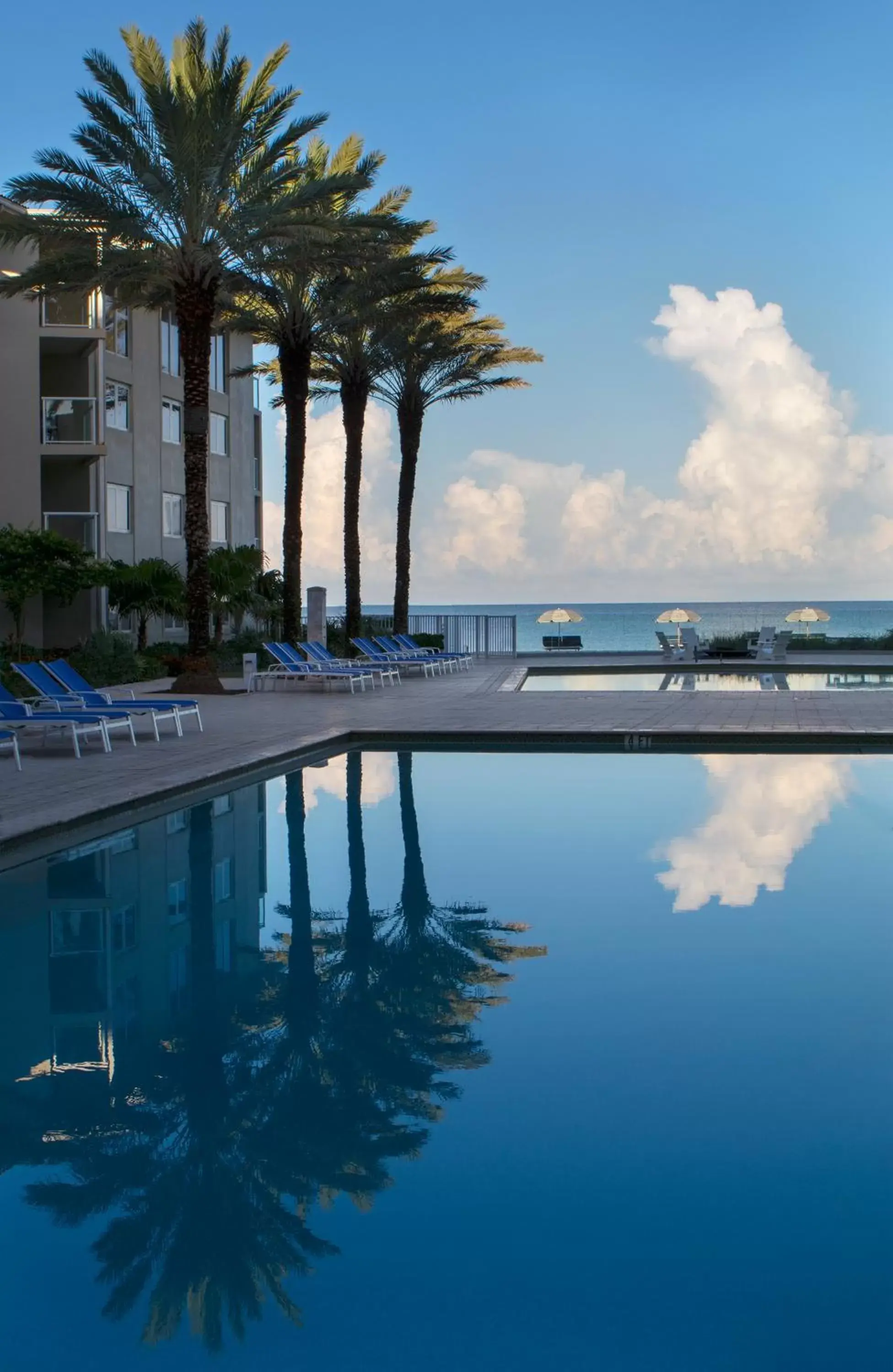 Balcony/Terrace, Swimming Pool in Edgewater Beach Hotel