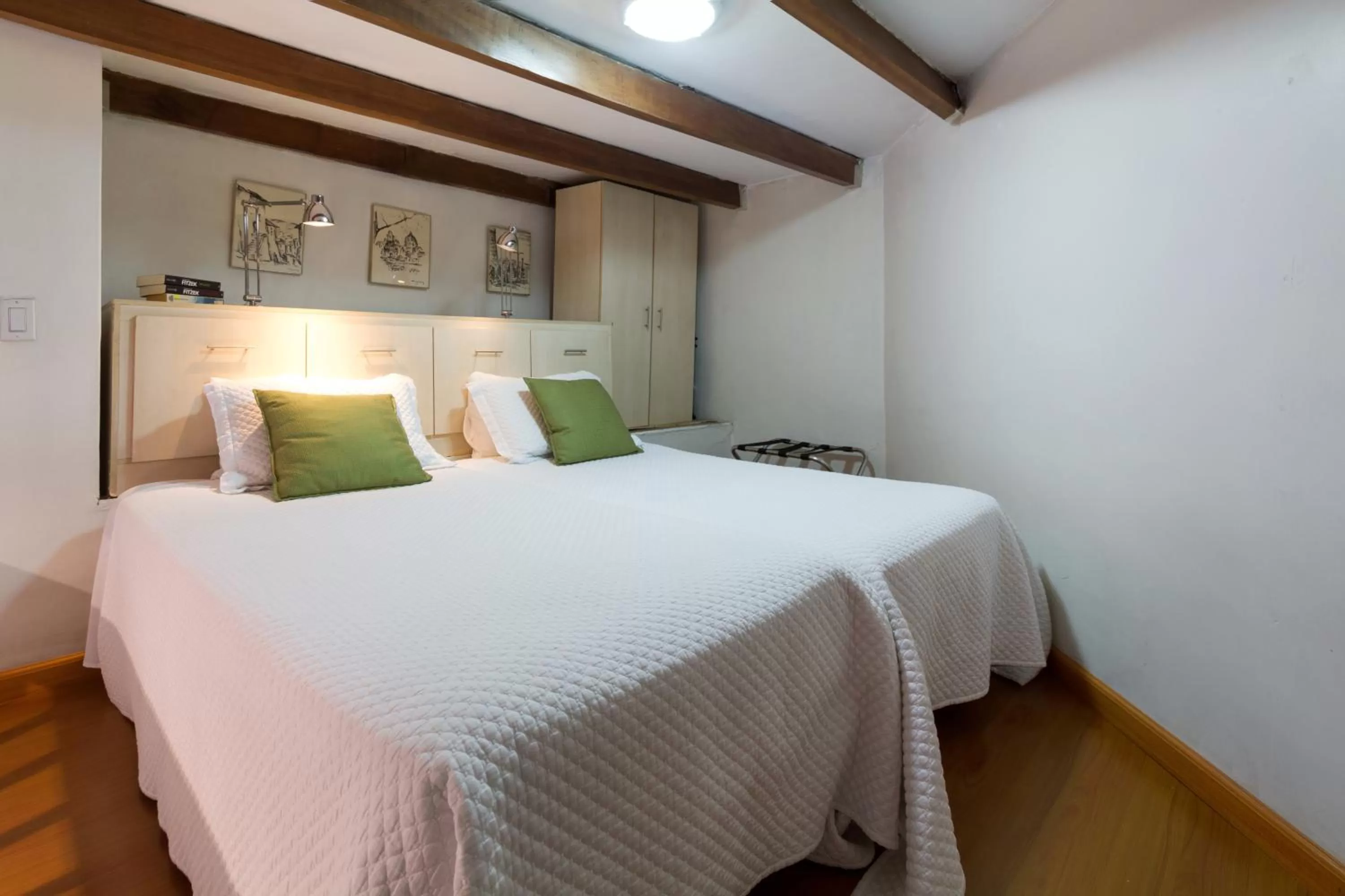 Bed in The Penthouse Lodge