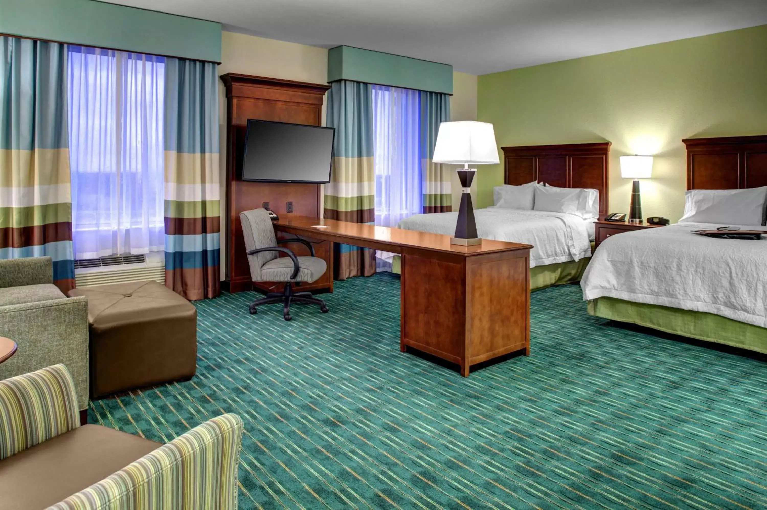 Bed in Hampton Inn and Suites Coconut Creek