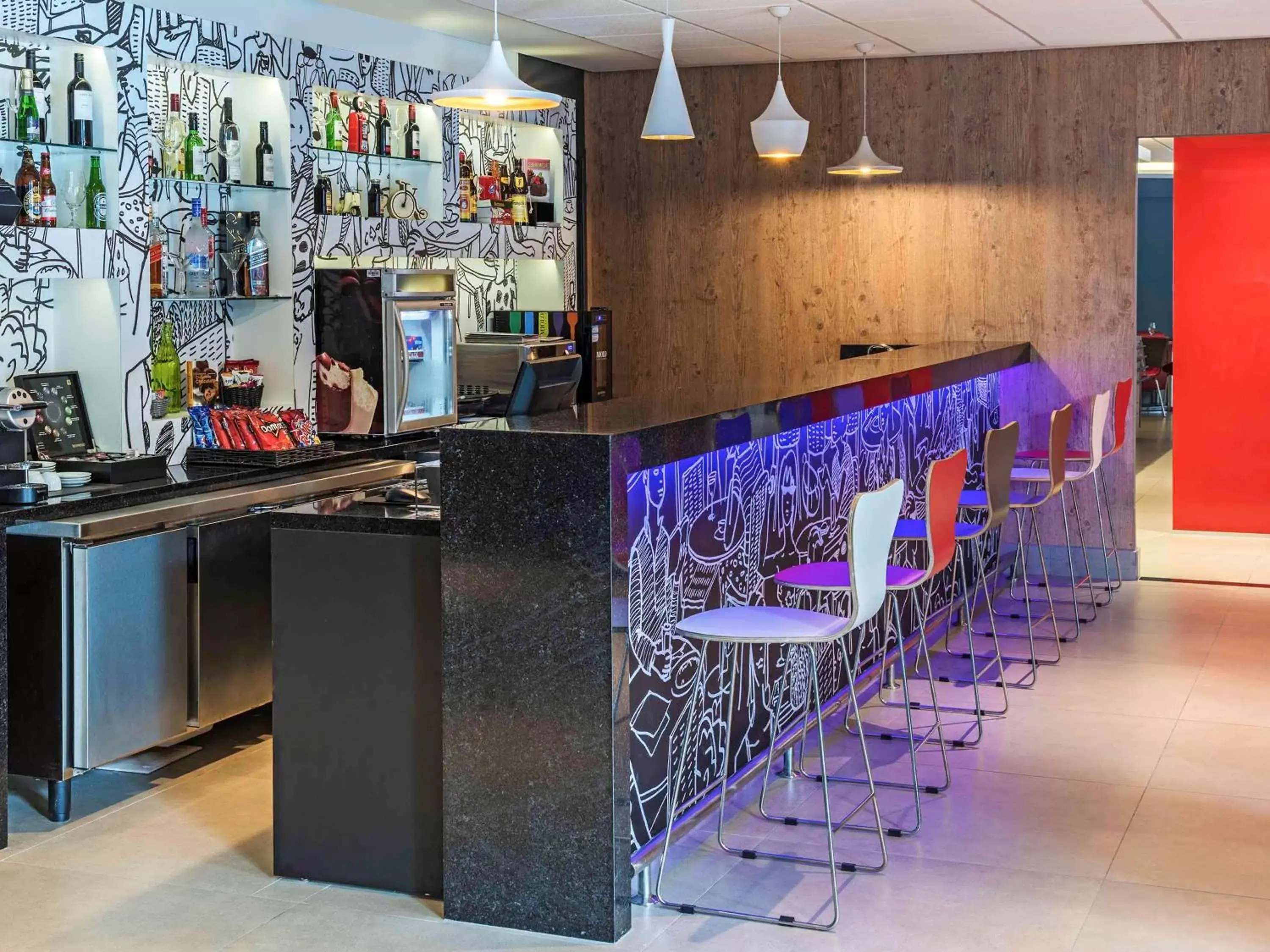 Lounge or bar in ibis Santos Valongo