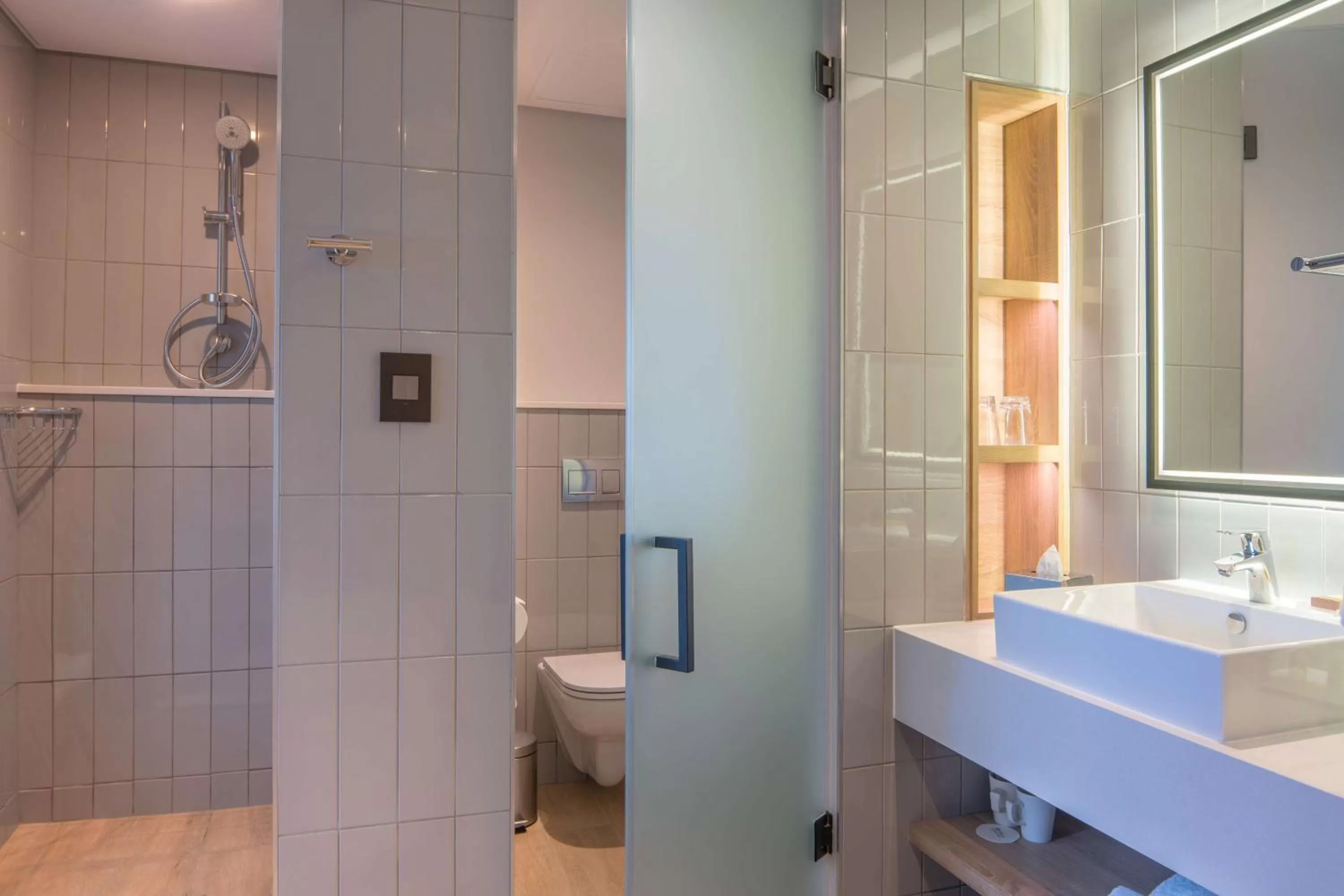 Bathroom in Hilton Garden Inn Umhlanga Arch