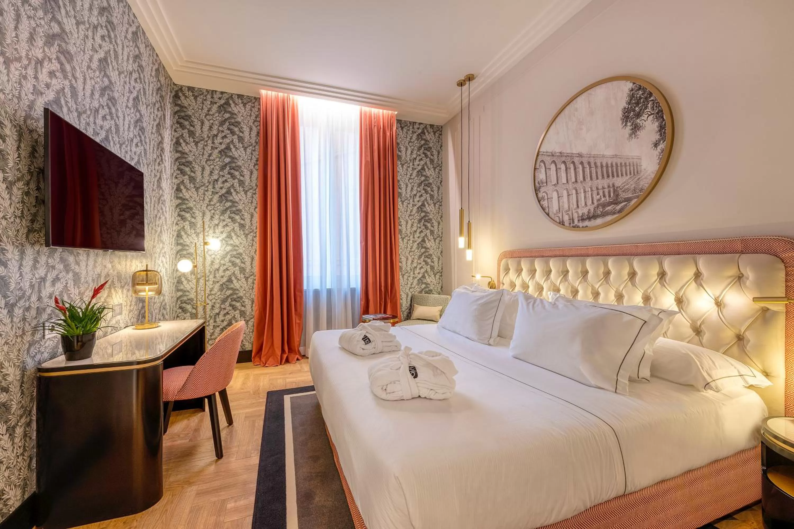 Photo of the whole room, Bed in H10 Palazzo Galla