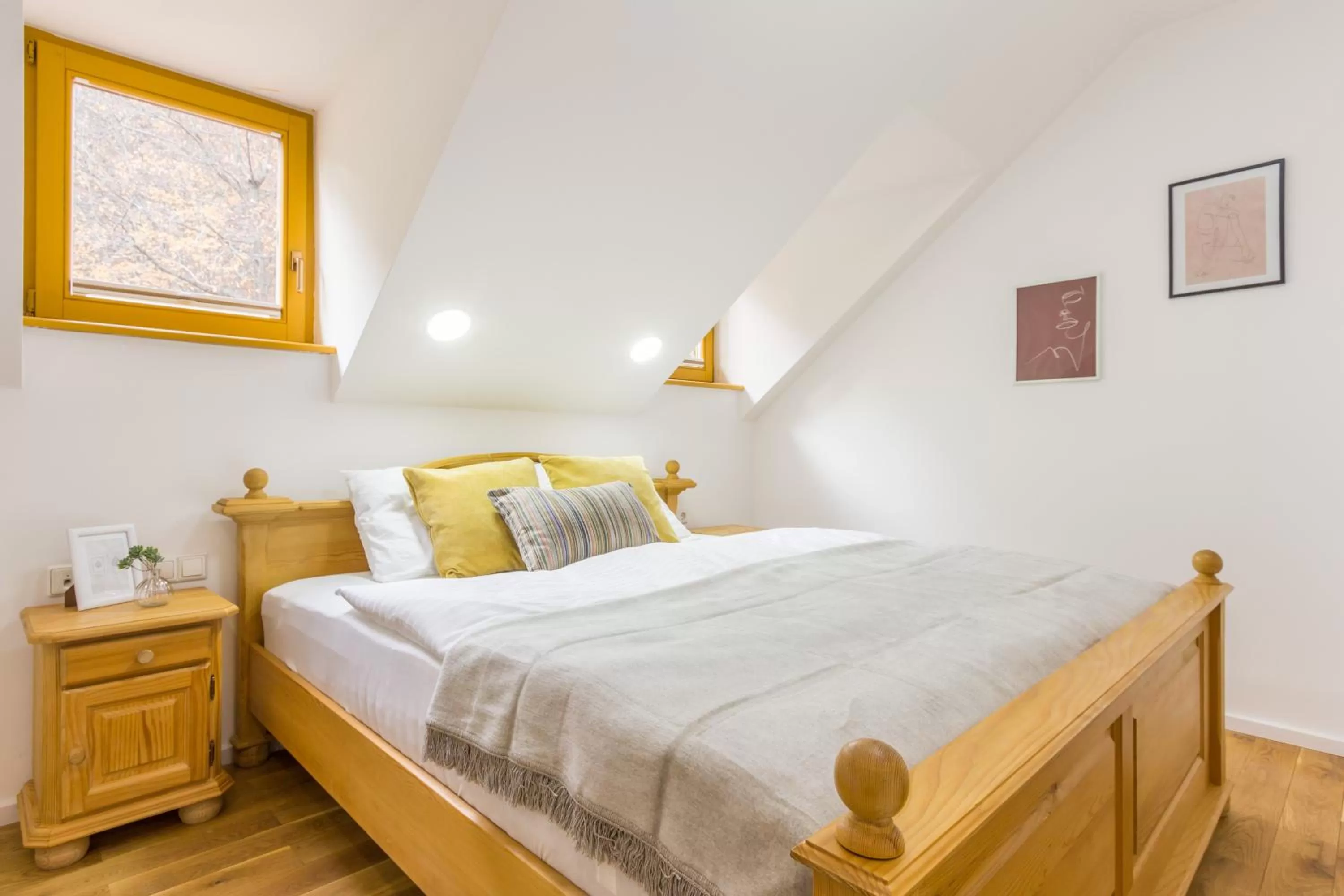 Apartment with Balcony in Vilaraj