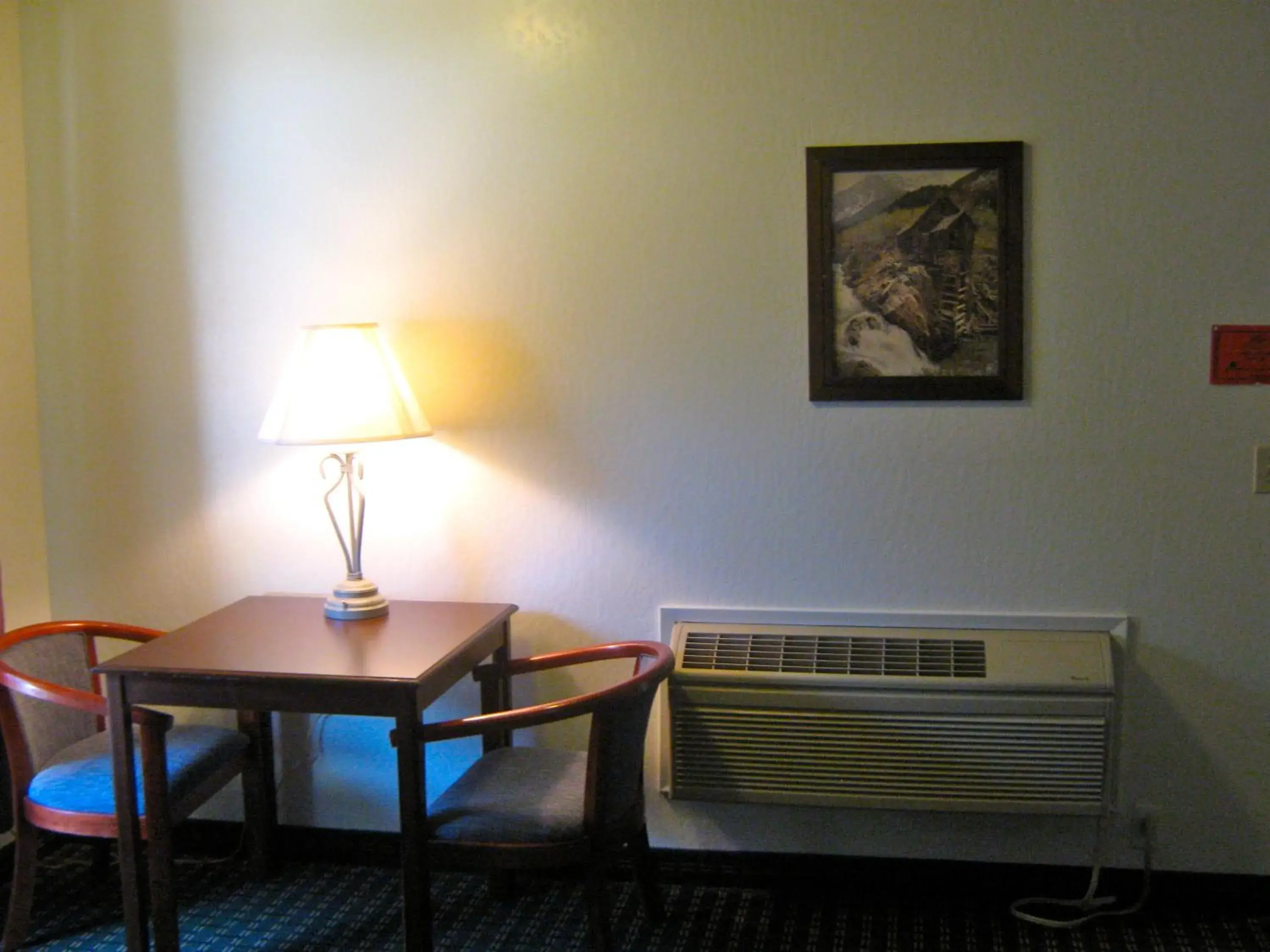 Decorative detail, Seating Area in Jamestown Railtown Motel